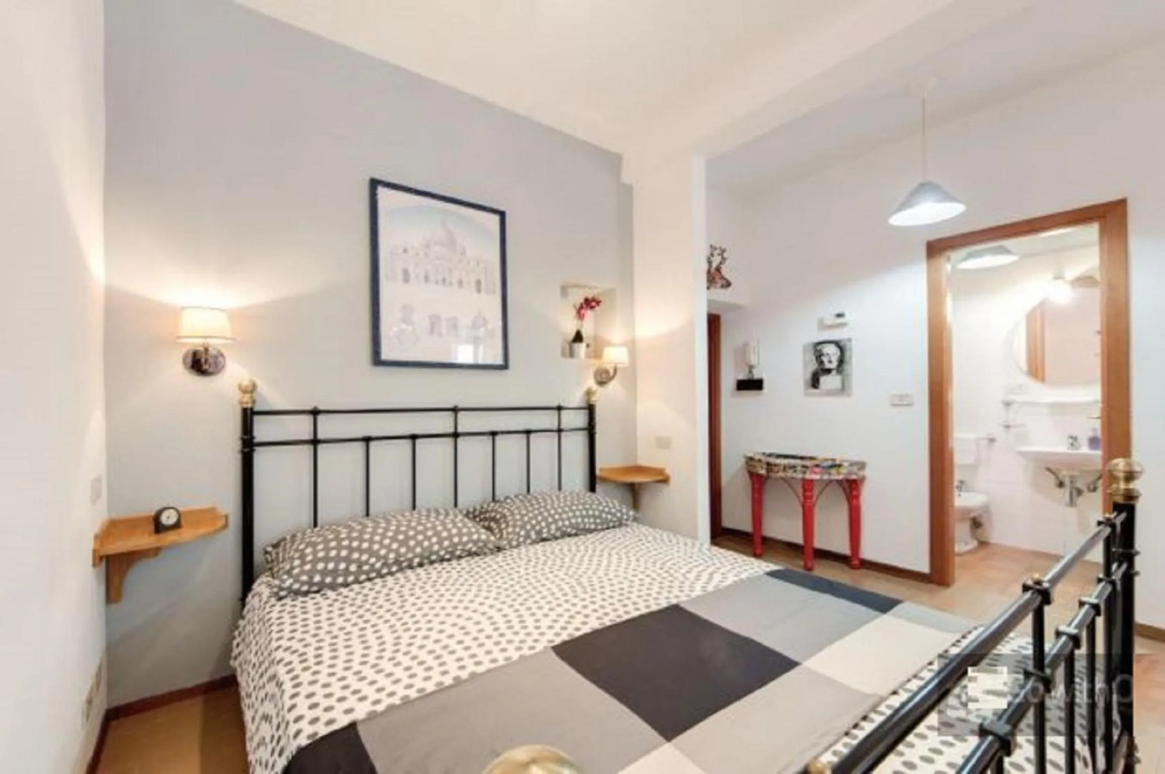 Bathroom, Bed in Navona Open Space Apartments