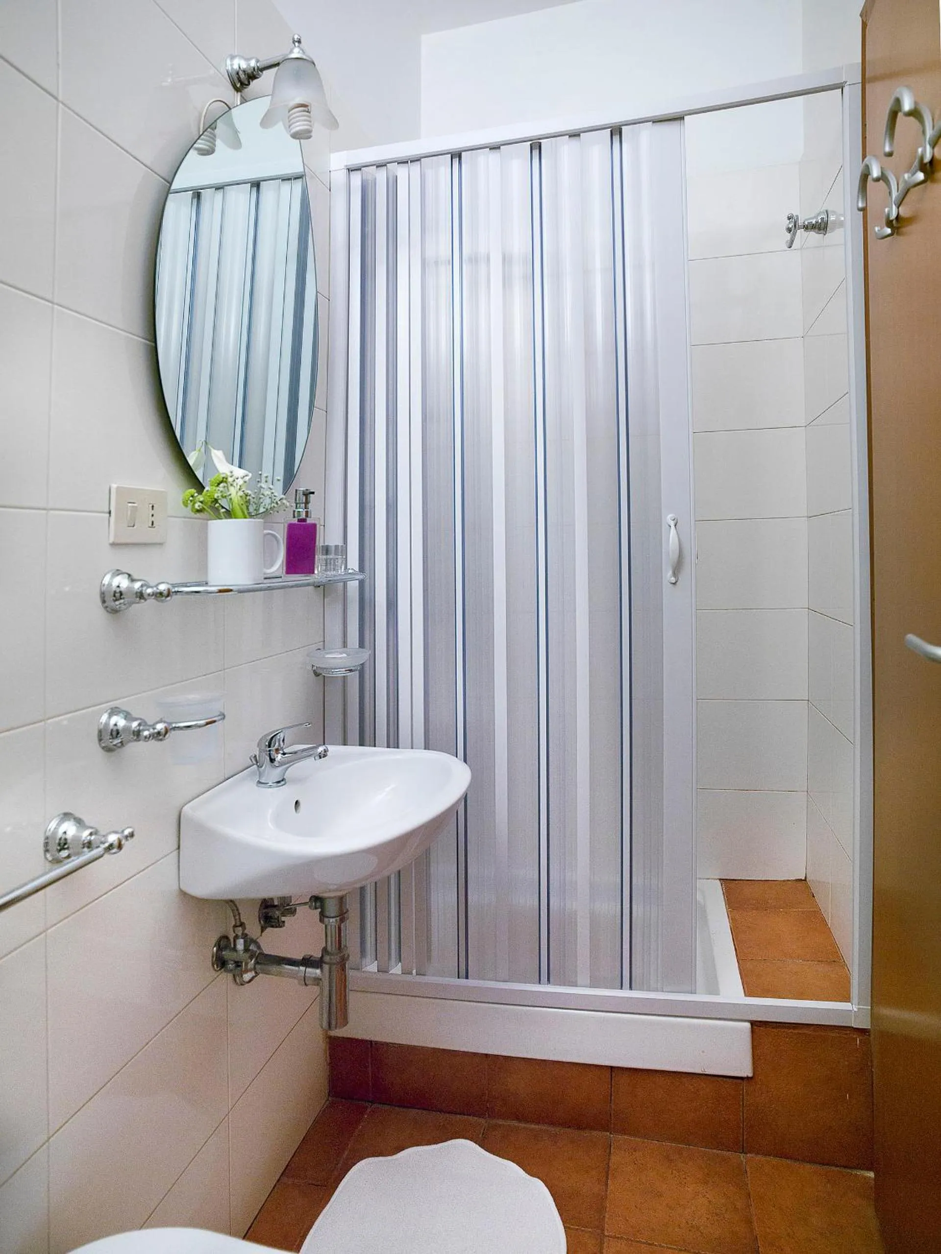 Bathroom in Navona Open Space Apartments