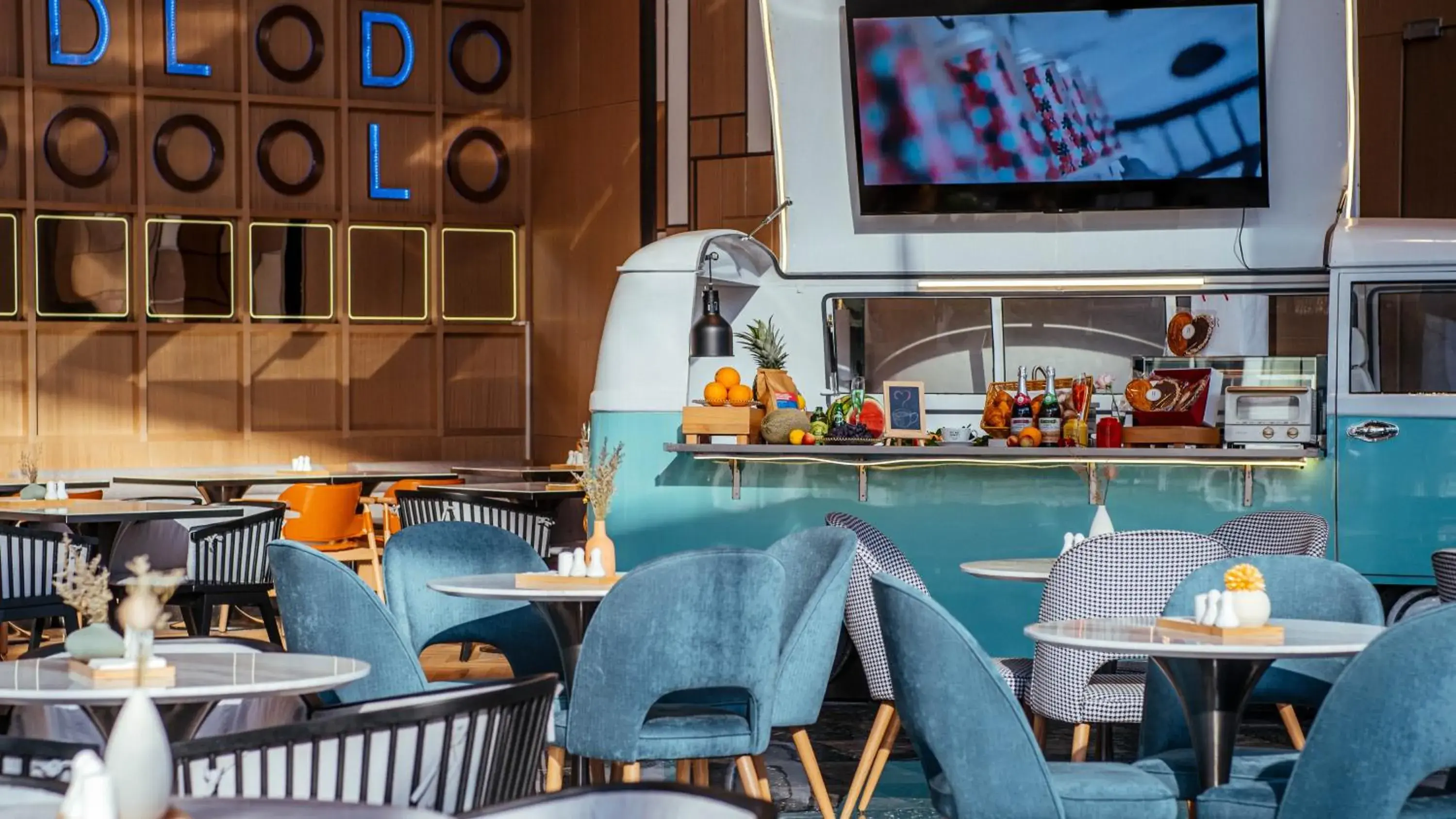 Restaurant/places to eat in Holiday Inn Shanghai Nanjing Road by IHG Restaurant/places to eat in Holiday Inn Shanghai Nanjing Road by IHG