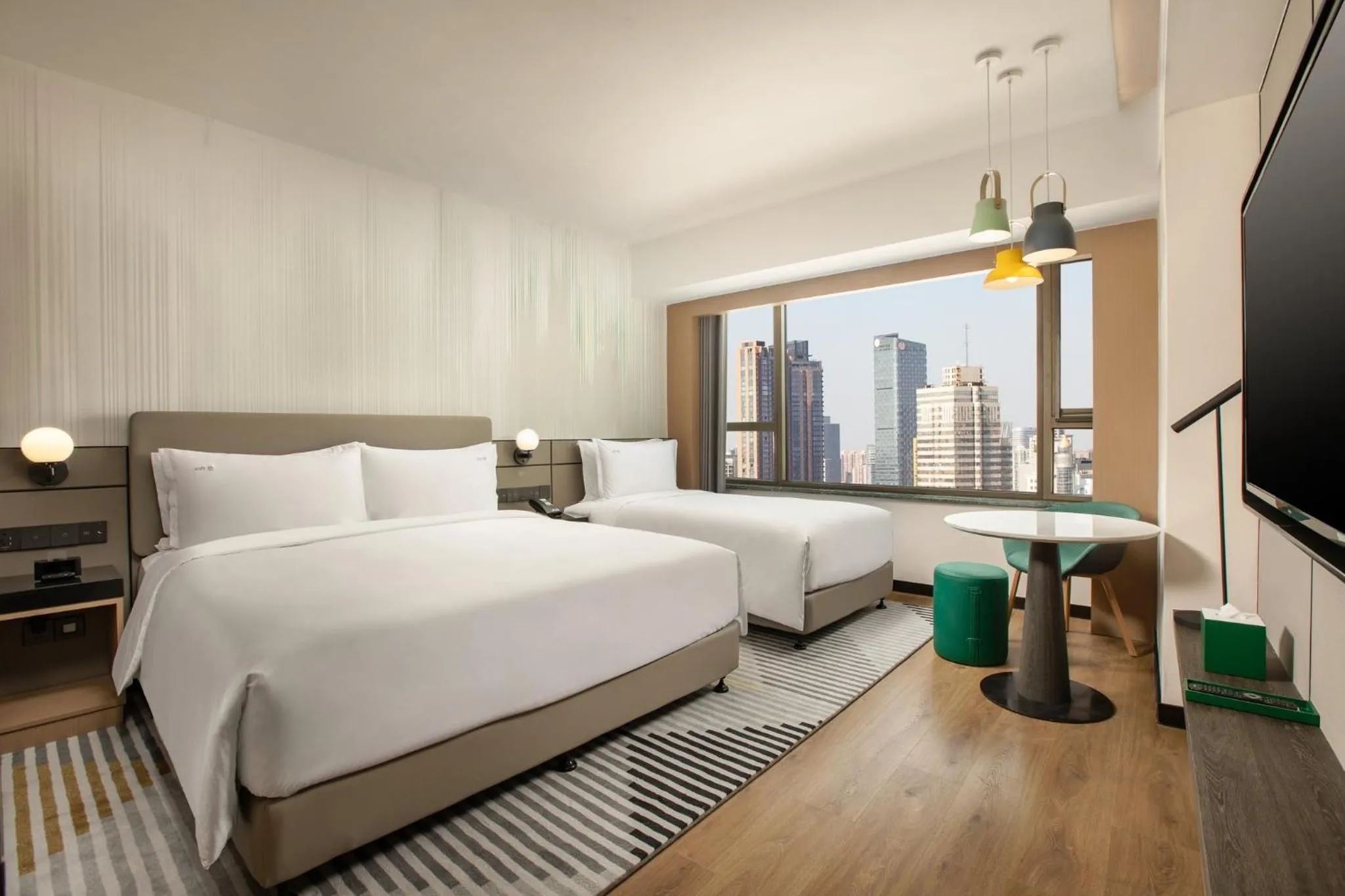 Photo of the whole room, Bed in Holiday Inn Shanghai Nanjing Road by IHG