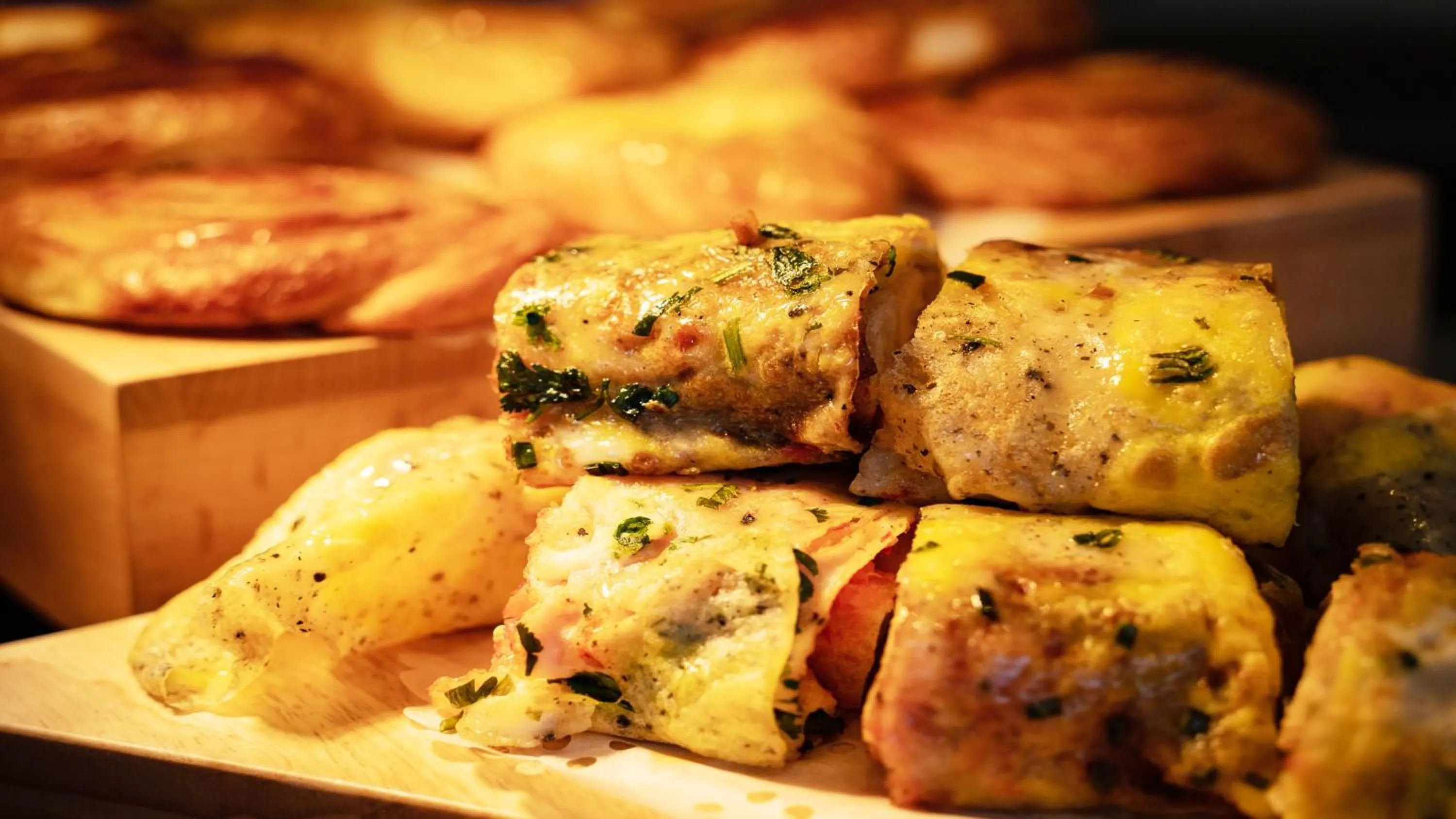 Breakfast in Holiday Inn Shanghai Nanjing Road by IHG