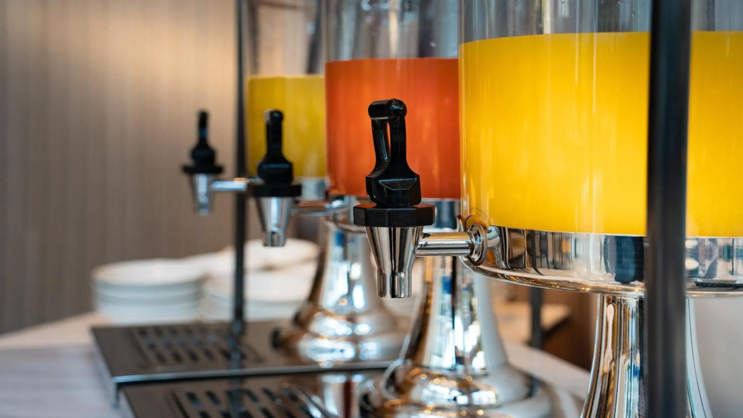 Photo of the whole room in Holiday Inn Shanghai Nanjing Road by IHG Photo of the whole room in Holiday Inn Shanghai Nanjing Road by IHG