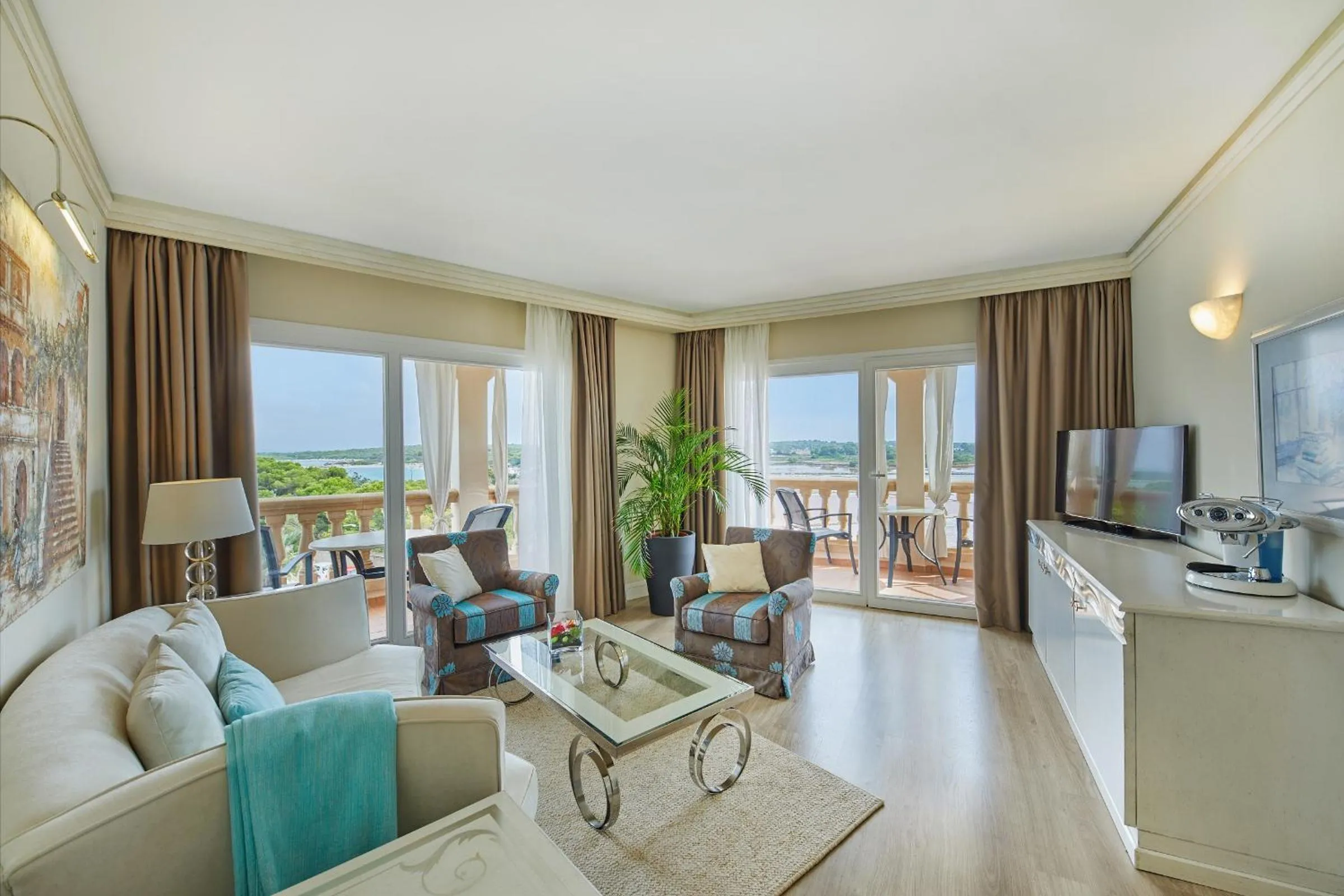 Living room in El Coto Boutique & Spa Hotel