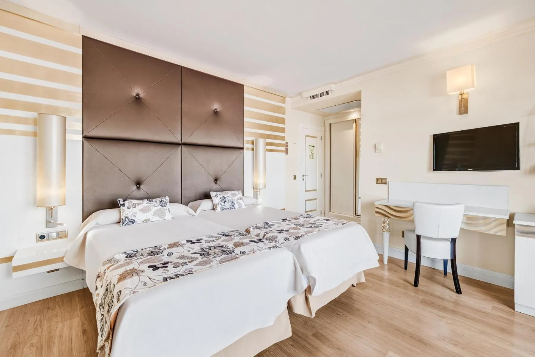 Bed in El Coto Boutique & Spa Hotel