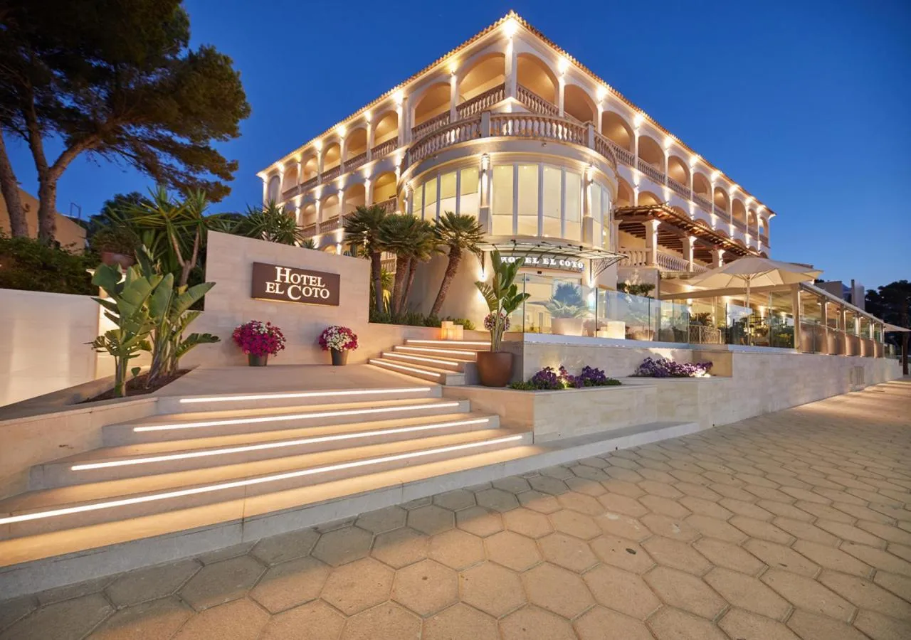 Facade/entrance in El Coto Boutique & Spa Hotel