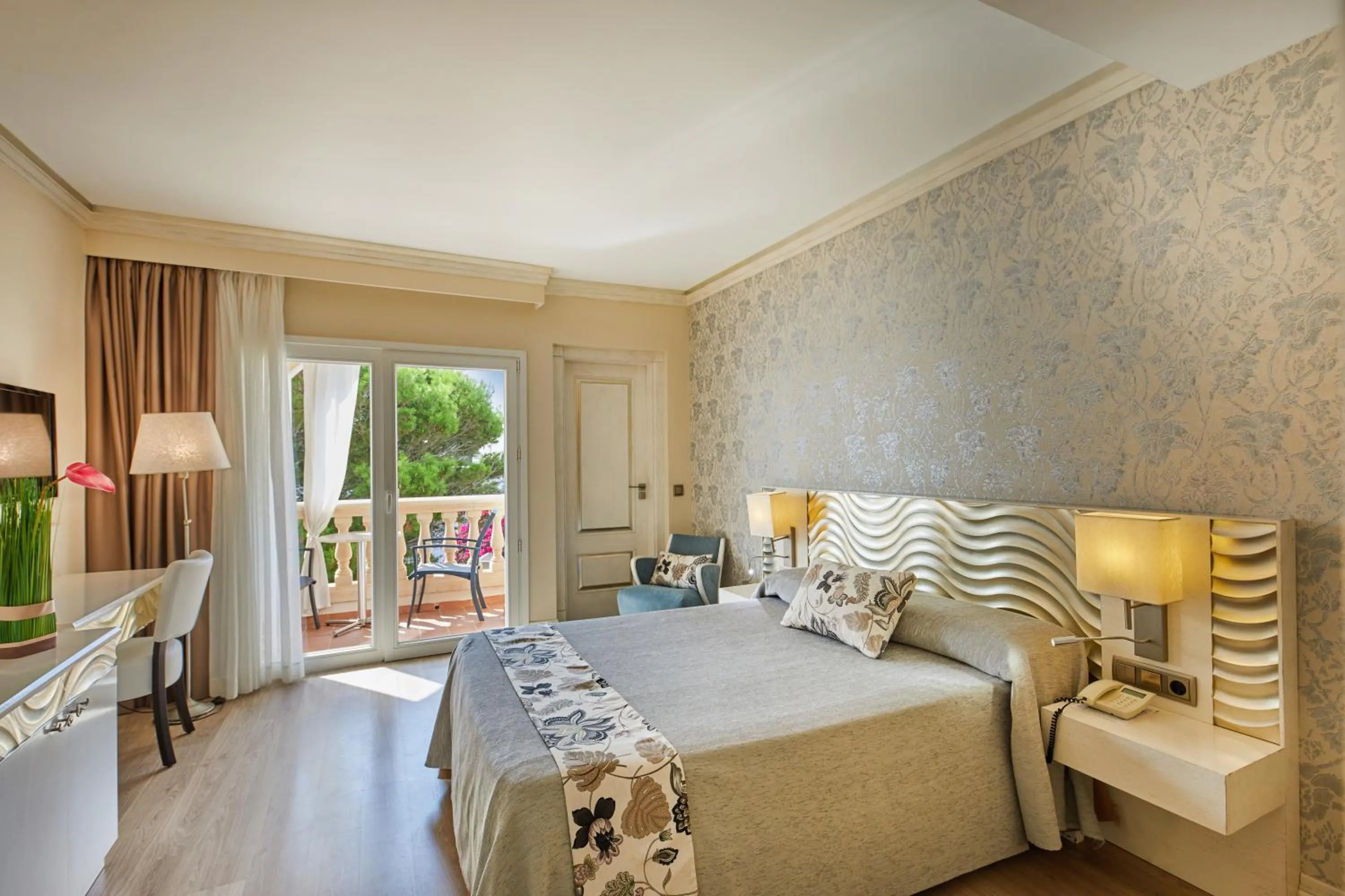 Bed in El Coto Boutique & Spa Hotel