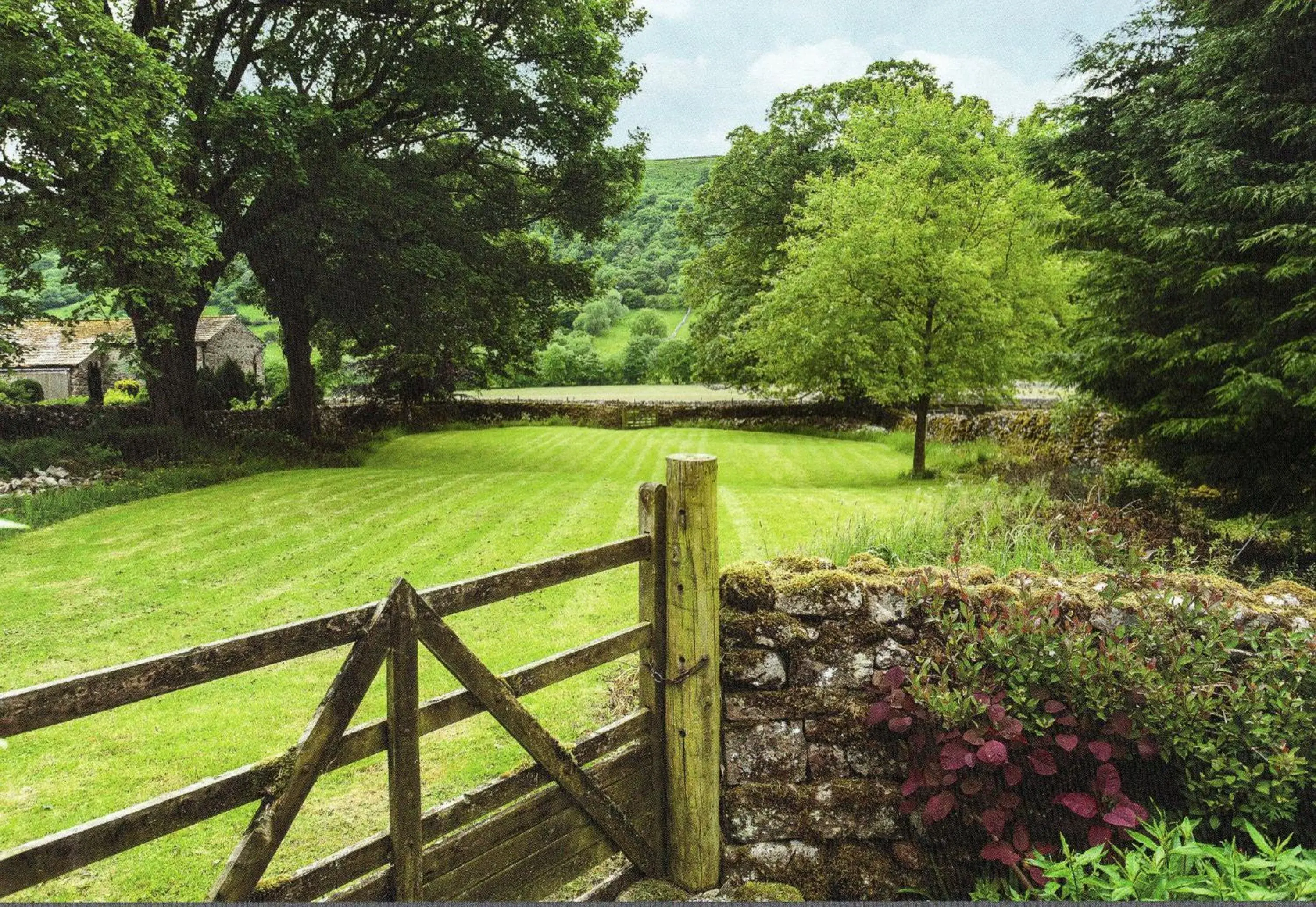 Property building in Cleveliot House Property building in Cleveliot House