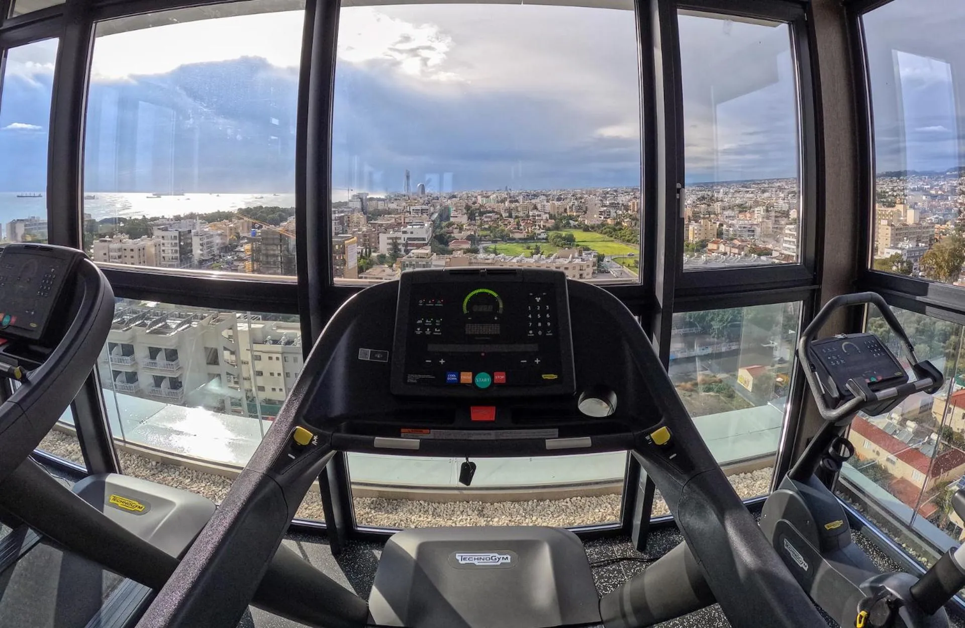 Fitness centre/facilities in ONLY Boutique Suites & Residences