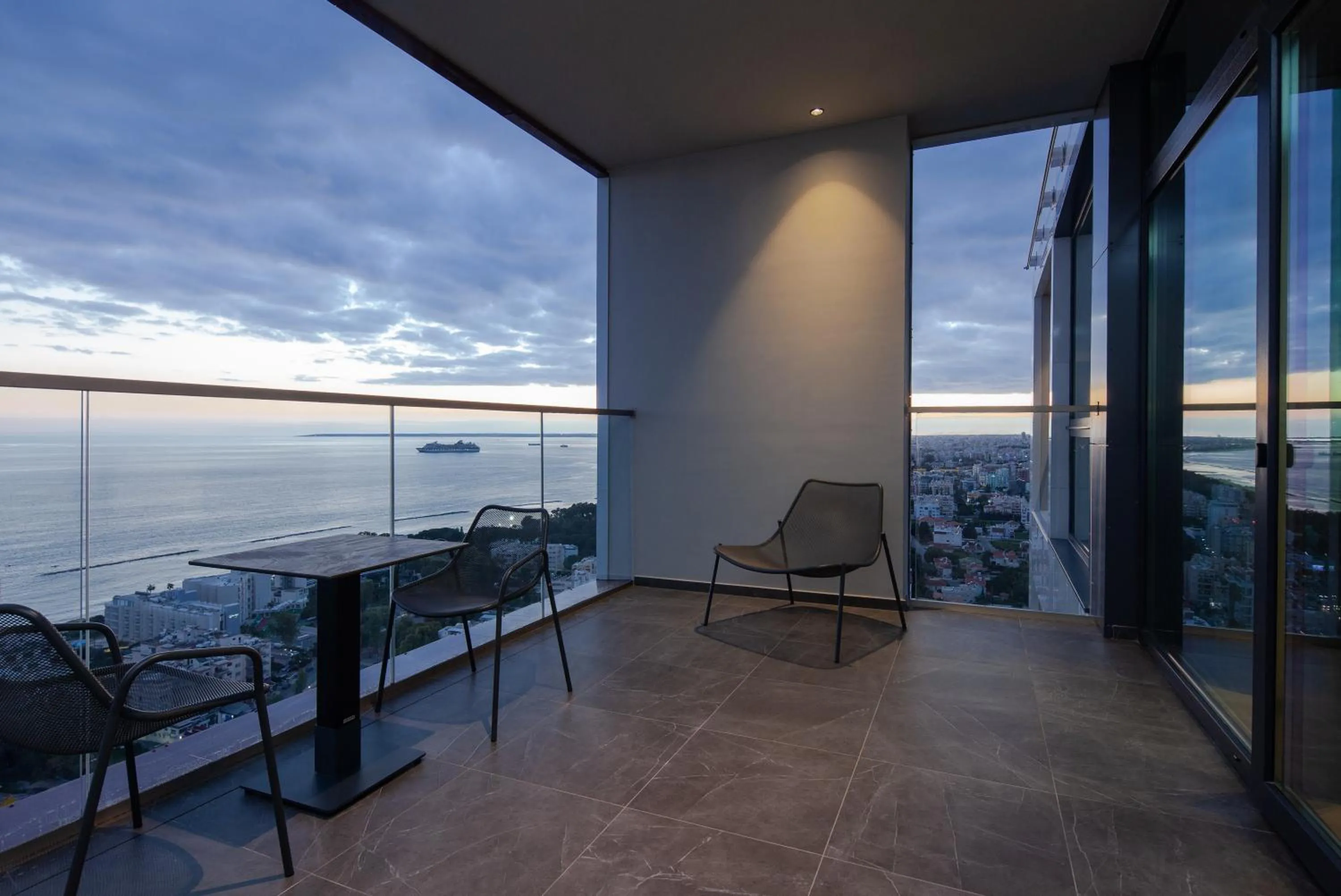 Balcony/Terrace in ONLY Boutique Suites & Residences