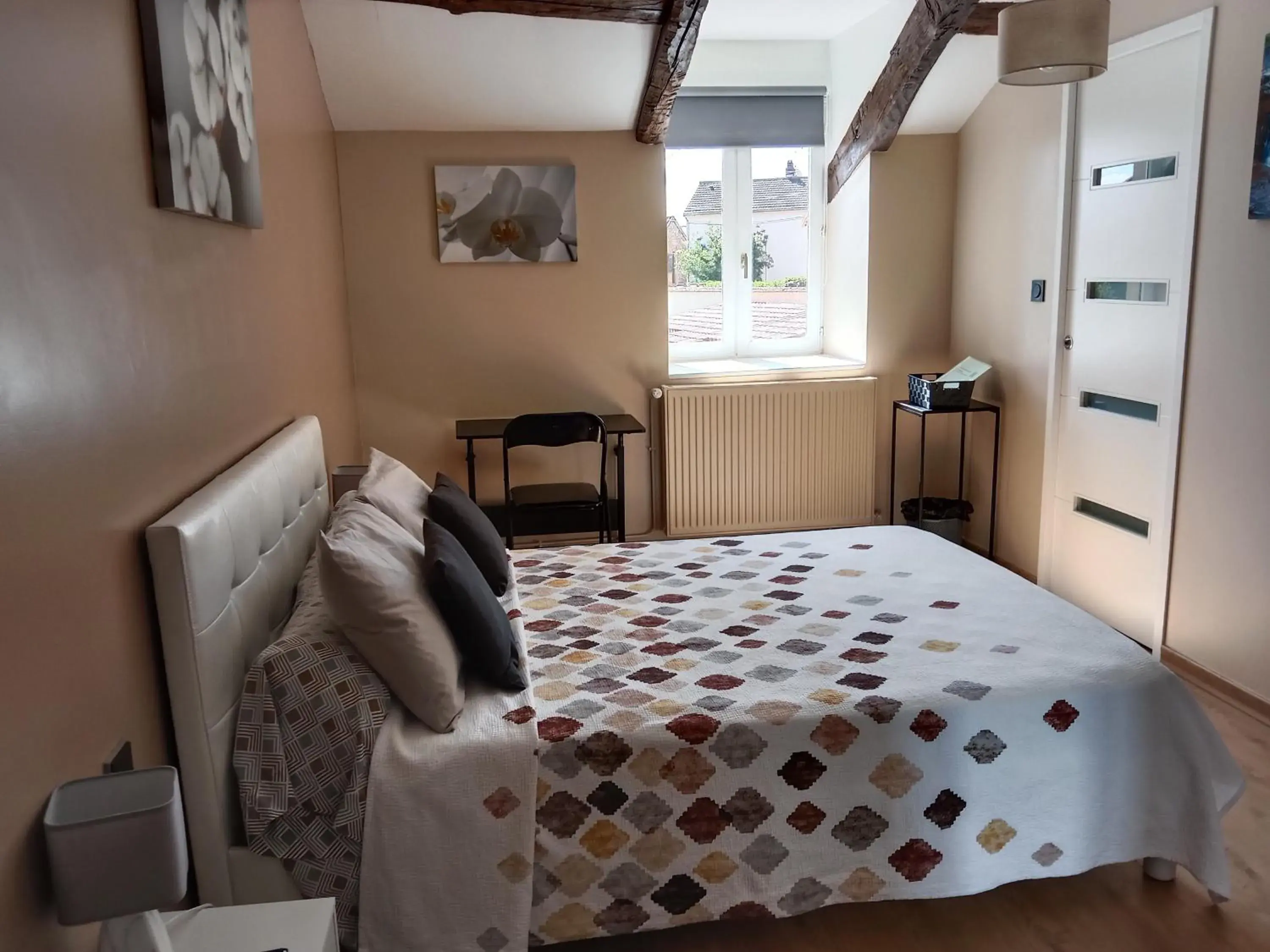 Double Room with Private Bathroom in L OLIVIER DE ST LEGER Double Room with Private Bathroom in L OLIVIER DE ST LEGER
