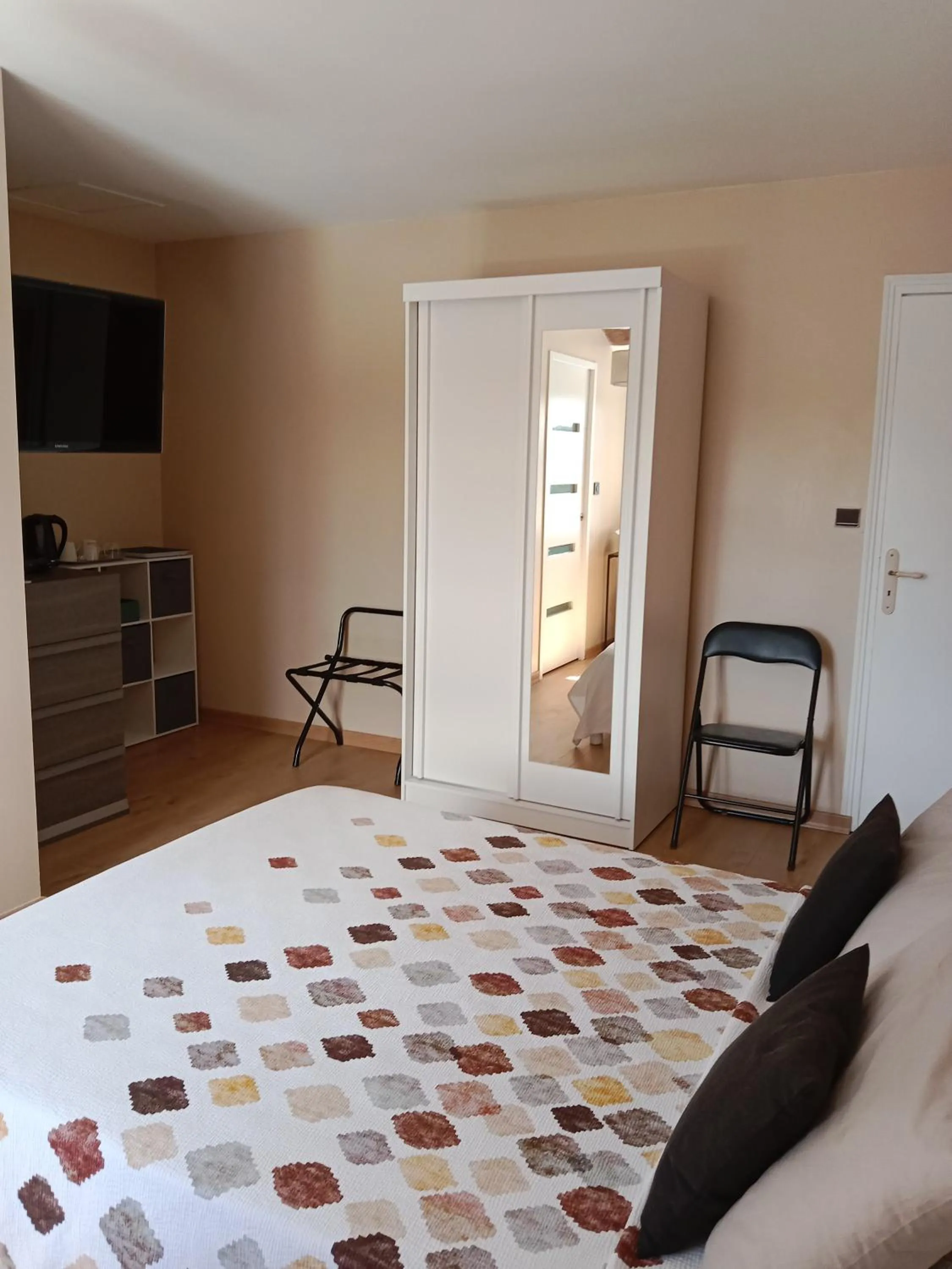 Double Room with Private Bathroom in L OLIVIER DE ST LEGER