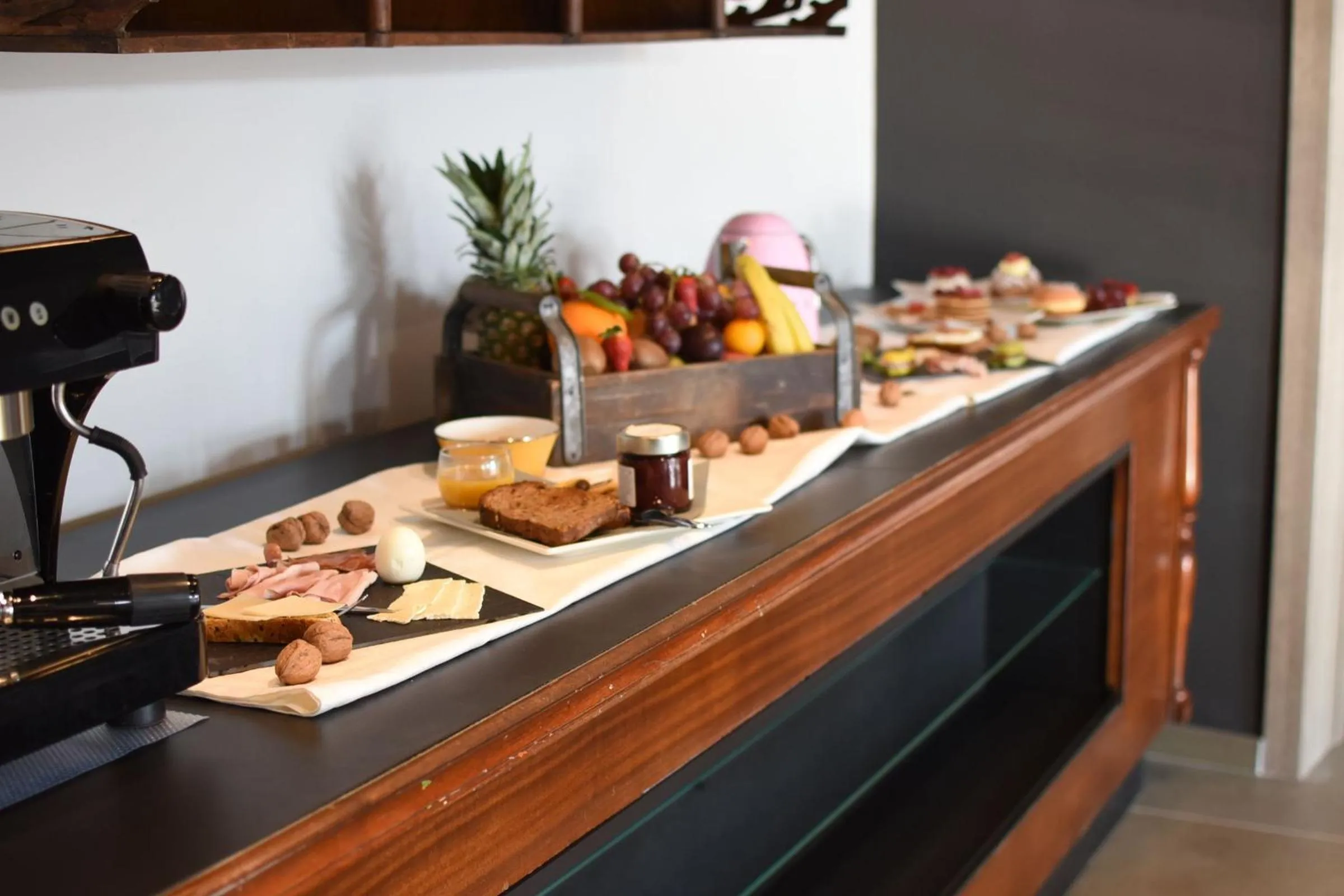 Continental breakfast in Hotel Cavallo Bianco