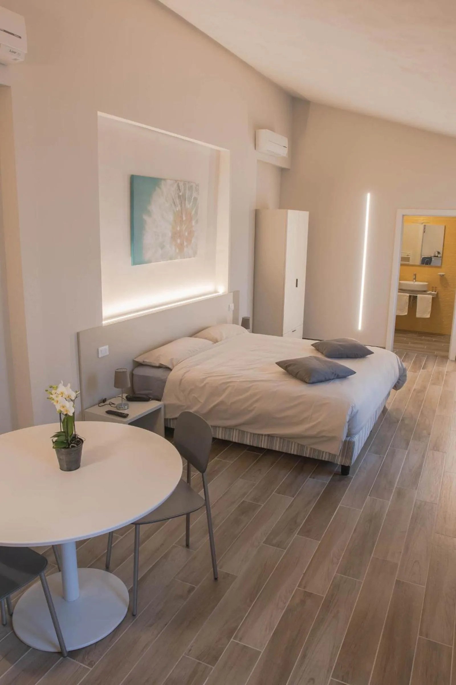 Photo of the whole room, Bed in Hotel Cavallo Bianco