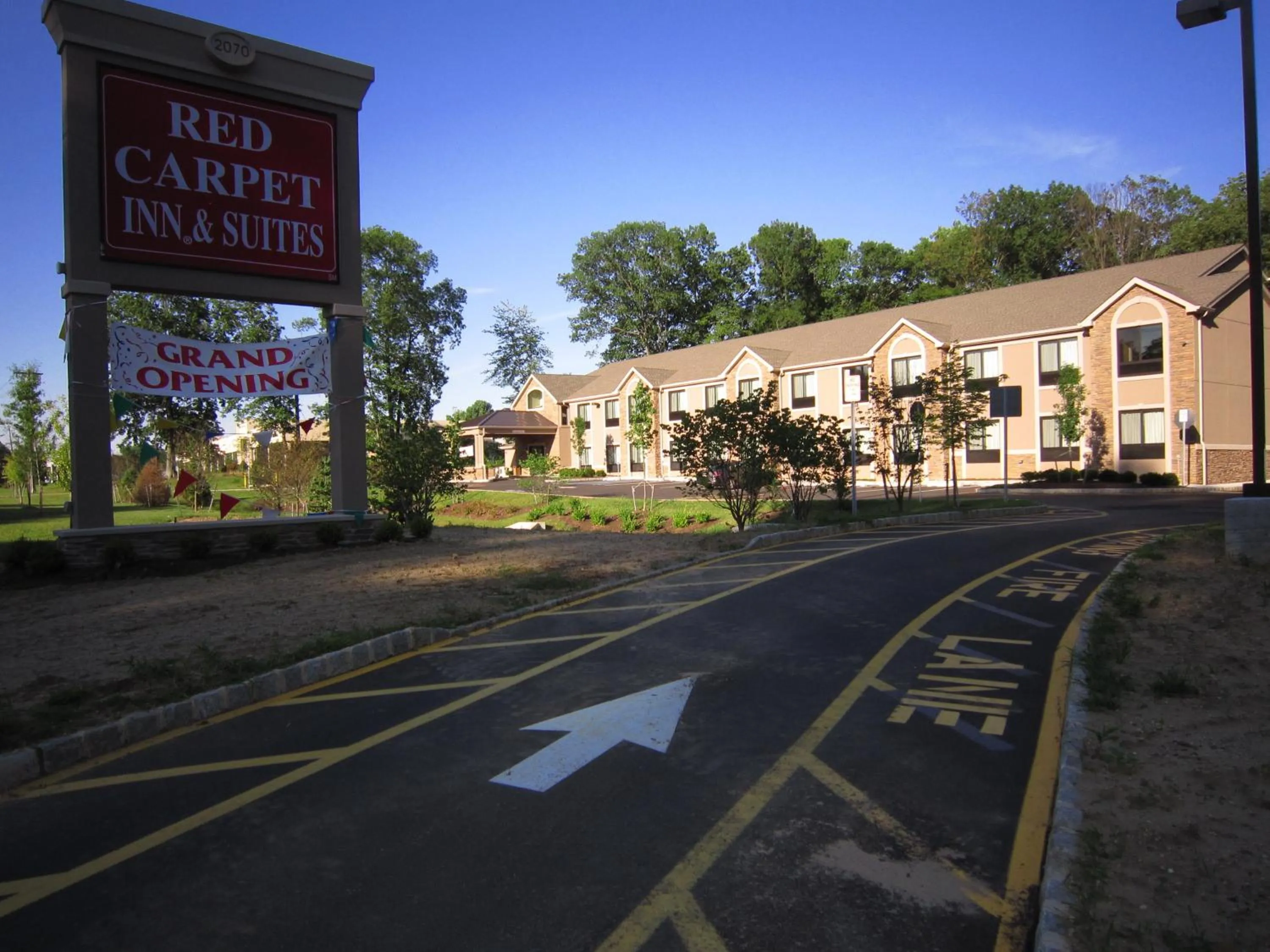 Day in Red Carpet Inn and Suites Monmouth Junction