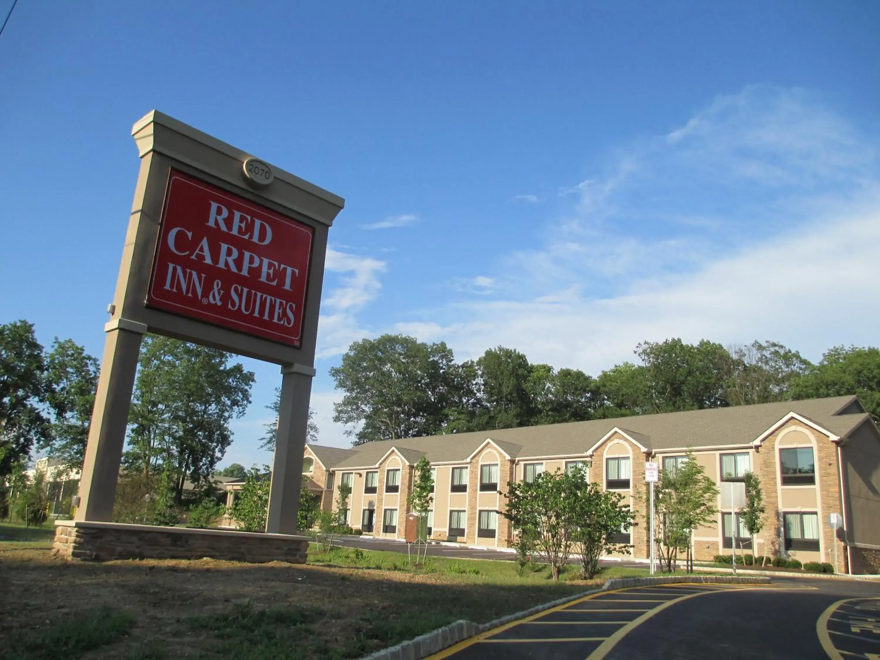Property building in Red Carpet Inn and Suites Monmouth Junction Property building in Red Carpet Inn and Suites Monmouth Junction