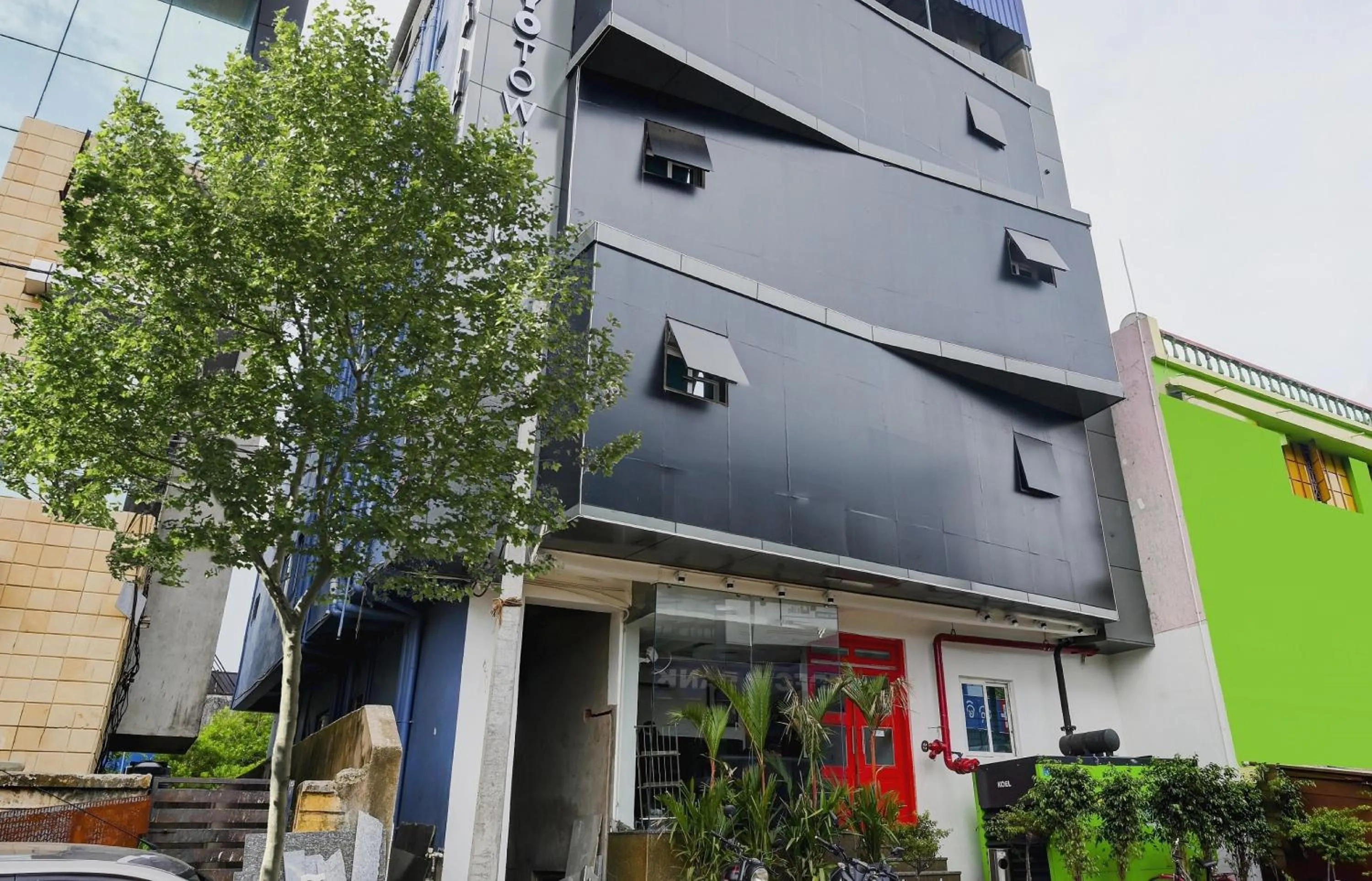 Facade/entrance in Super Town House HI5 Aditya International