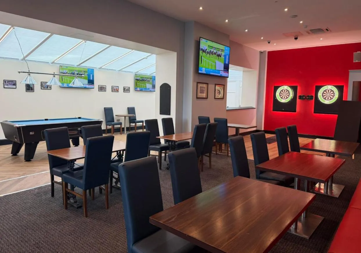 Restaurant/places to eat in The Grand Hotel