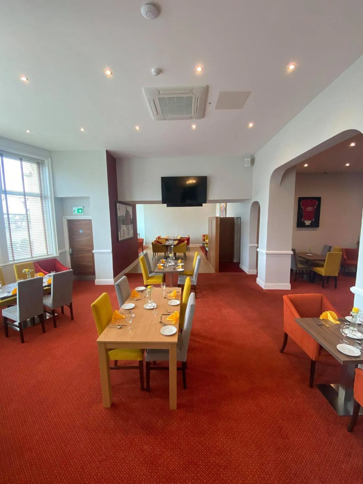 Restaurant/places to eat in The Grand Hotel