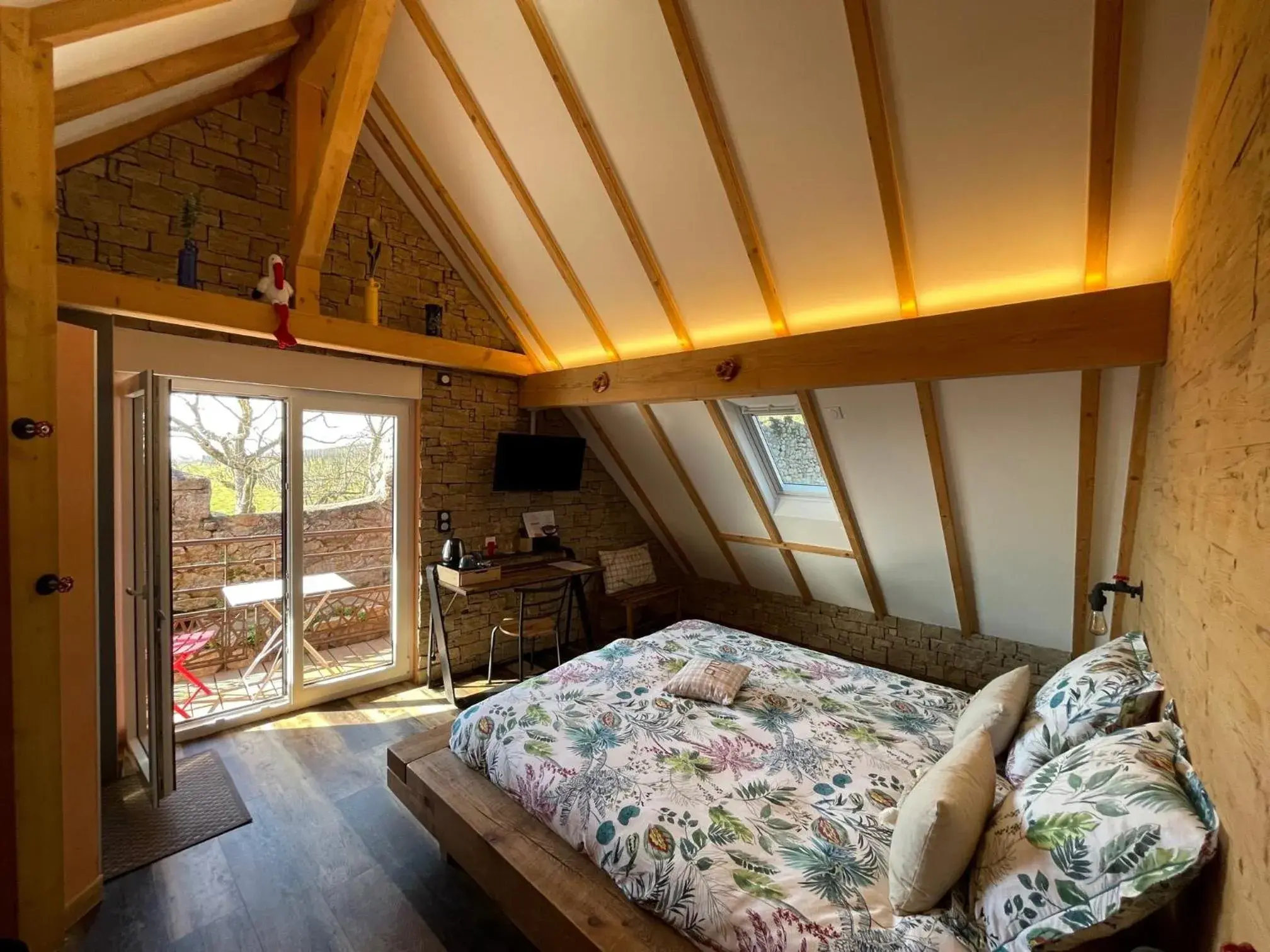 Balcony/Terrace, Bed in Le Refuge du Rempart Balcony/Terrace, Bed in Le Refuge du Rempart