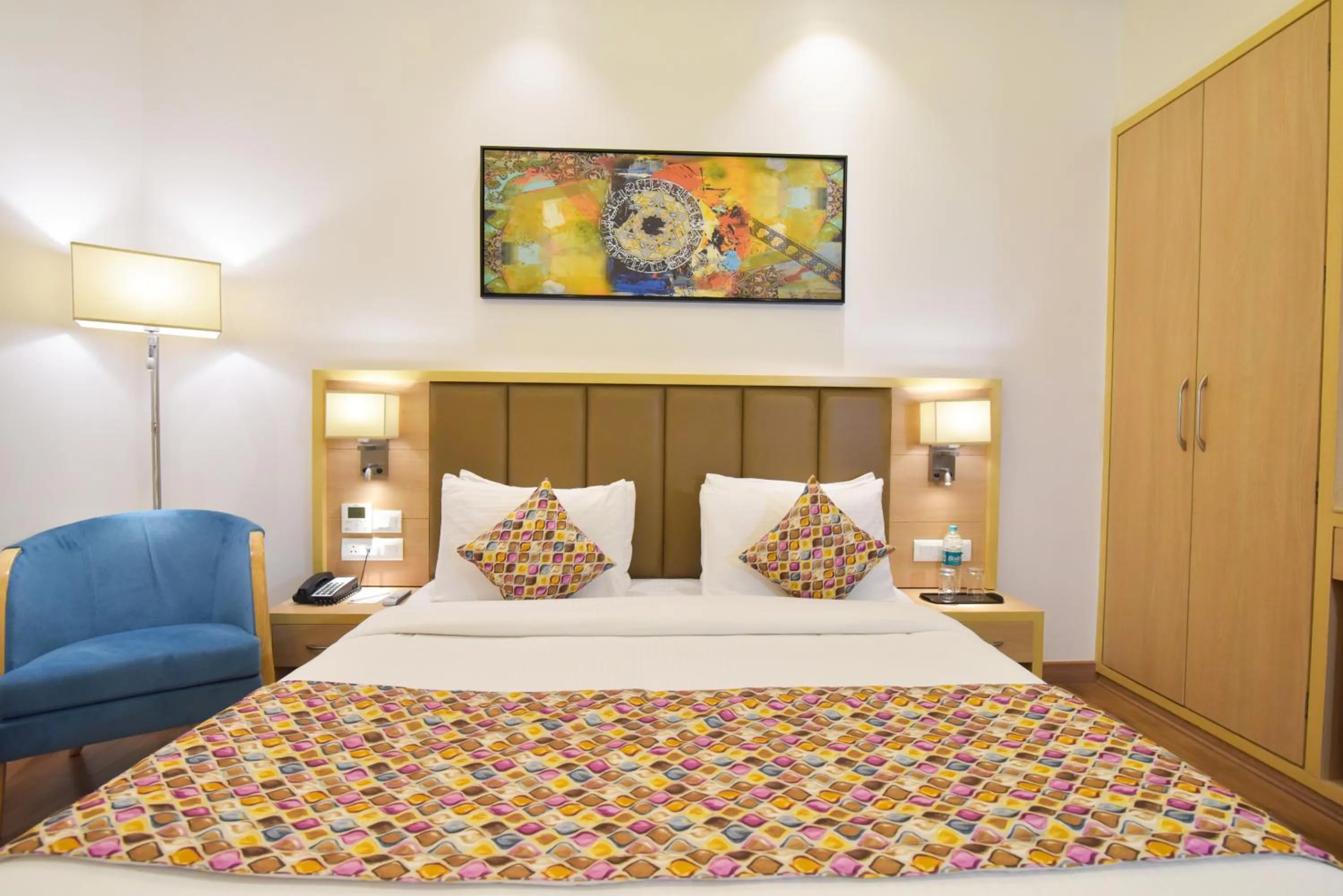 Bed in SureStay by Best Western Heritage Walk