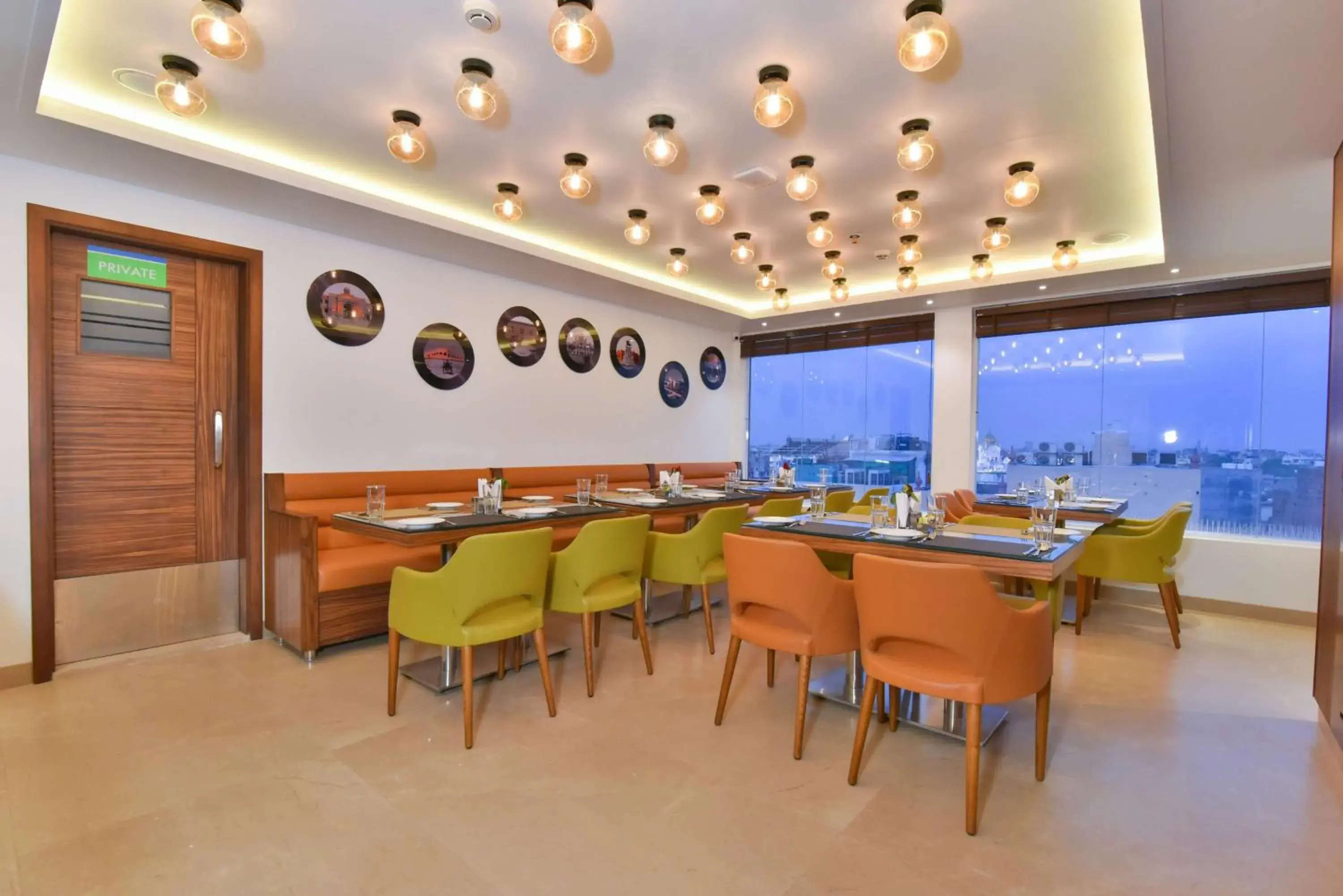 Restaurant/places to eat in SureStay by Best Western Heritage Walk Restaurant/places to eat in SureStay by Best Western Heritage Walk