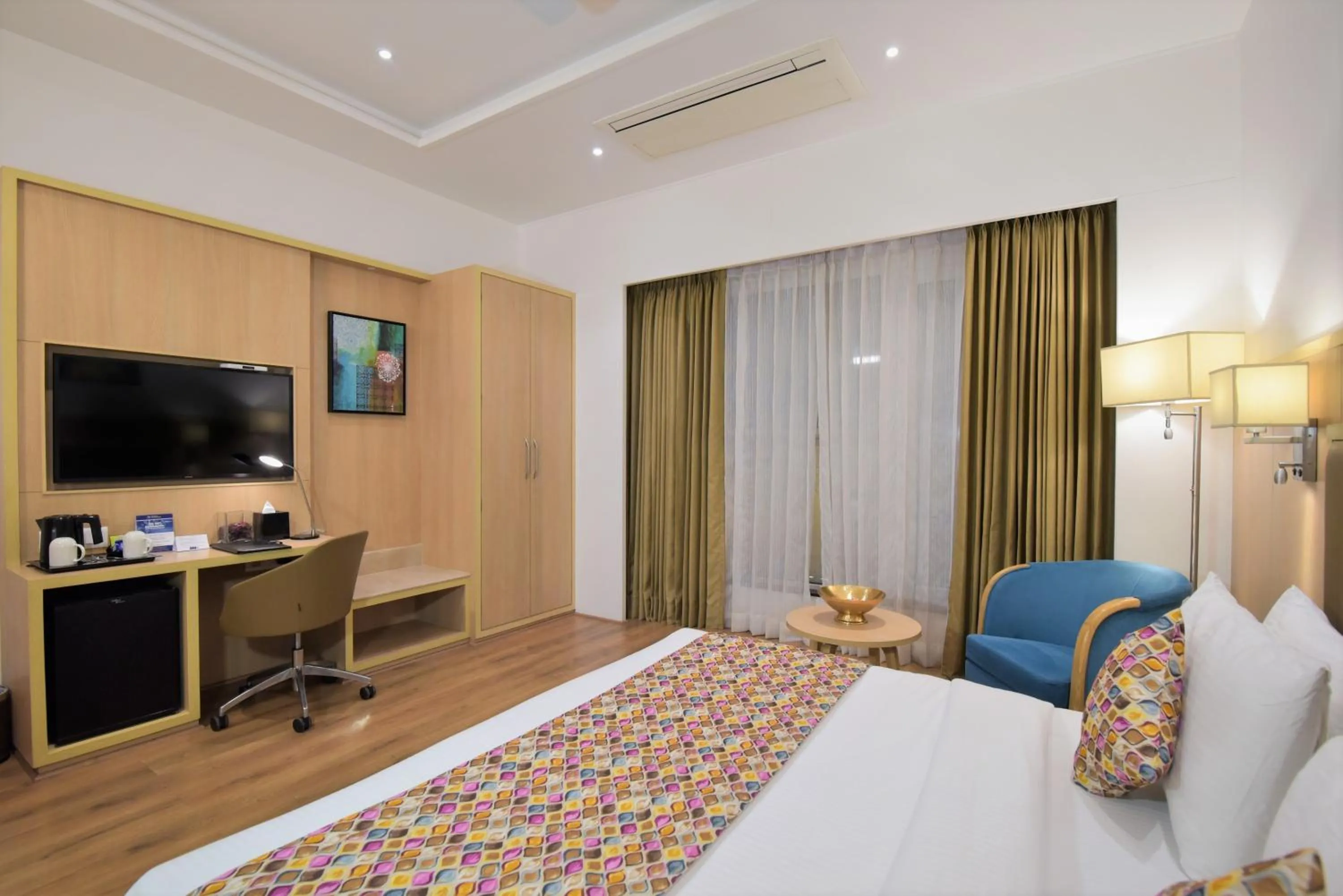 Decorative detail, Bed in SureStay by Best Western Heritage Walk