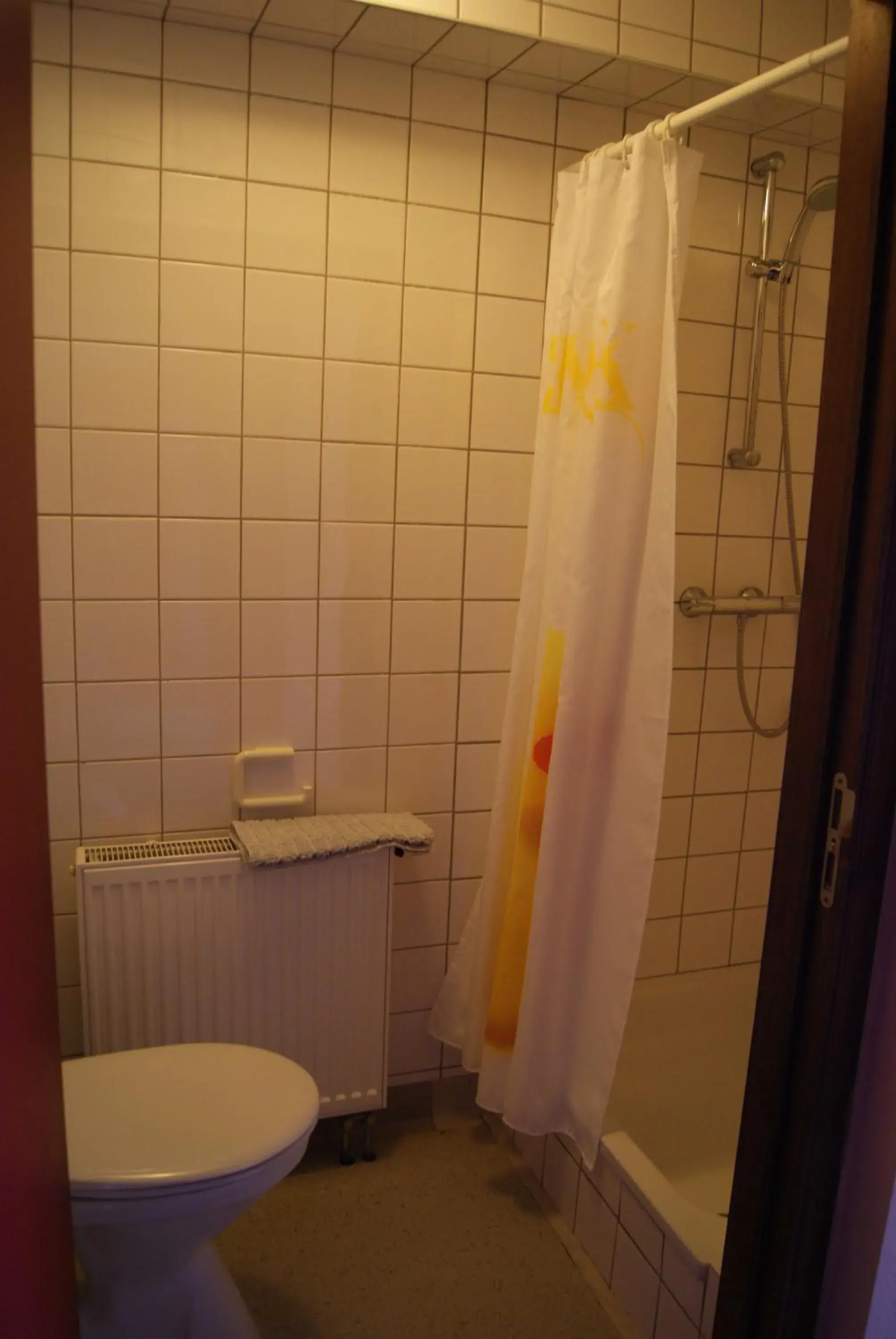 Standard Single Room with Shower in Chaityfontaine Standard Single Room with Shower in Chaityfontaine