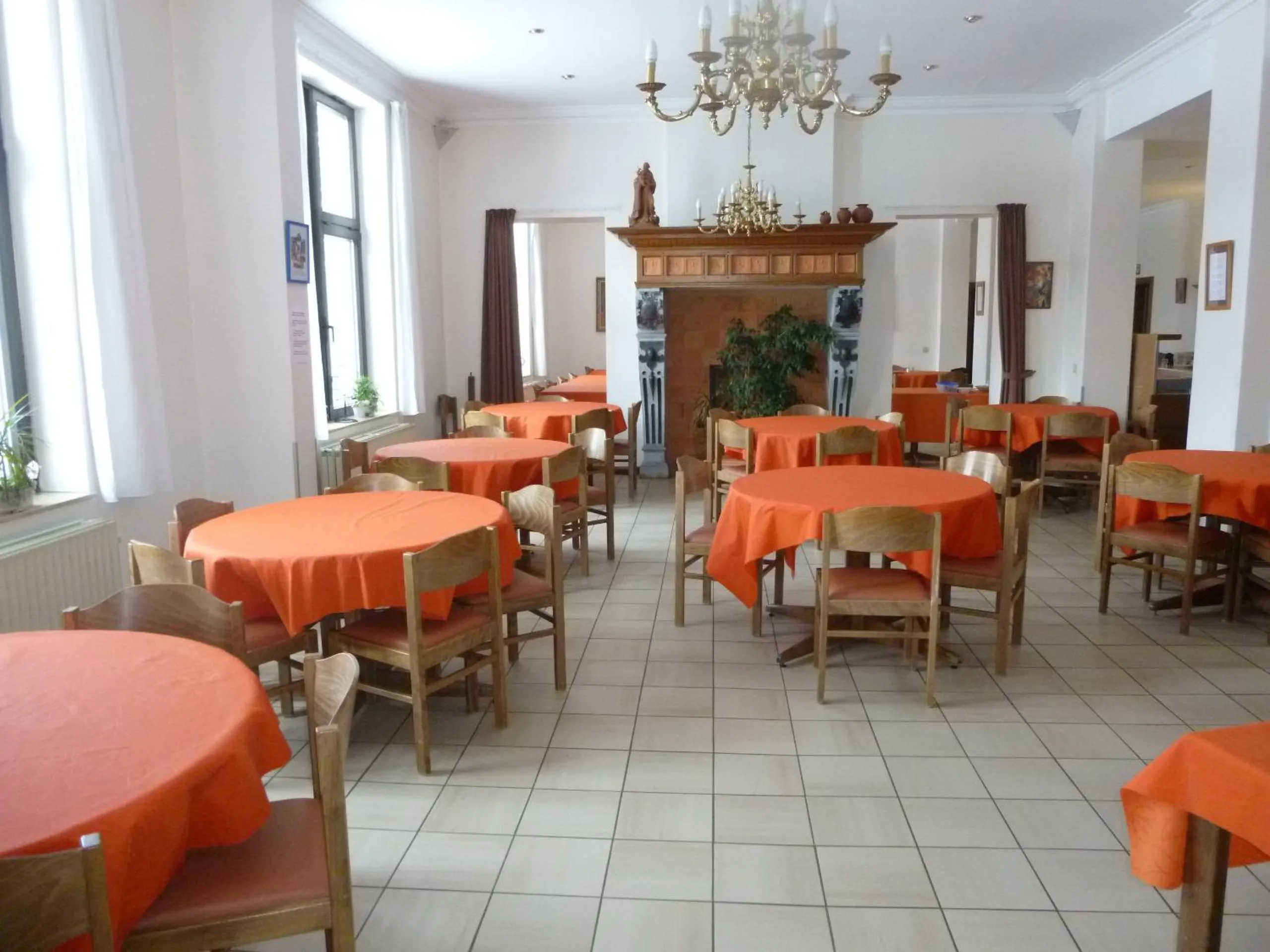 Restaurant/places to eat in Chaityfontaine