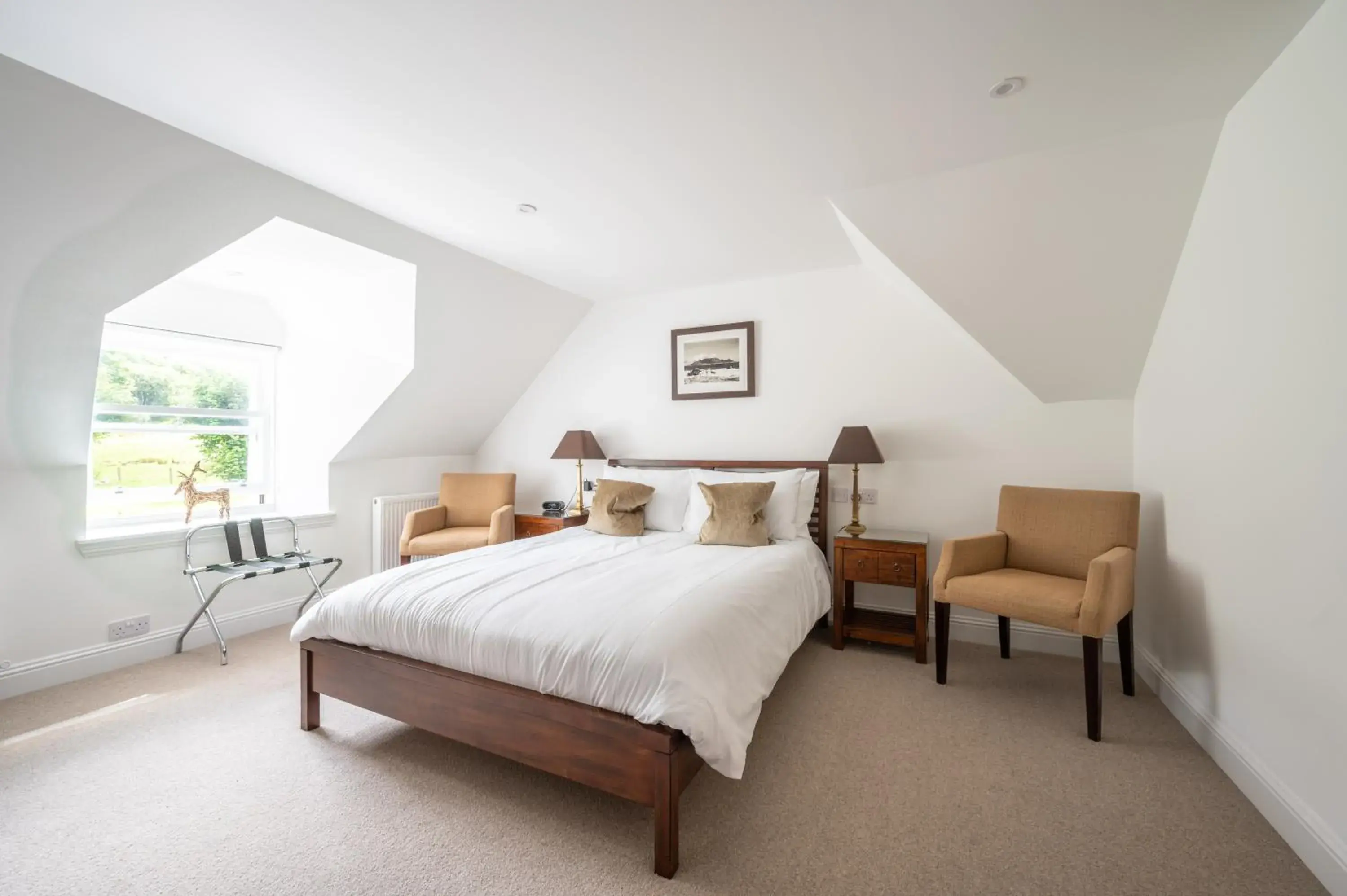 Bedroom, Bed in Ardeonaig Hotel & Restaurant Bedroom, Bed in Ardeonaig Hotel & Restaurant