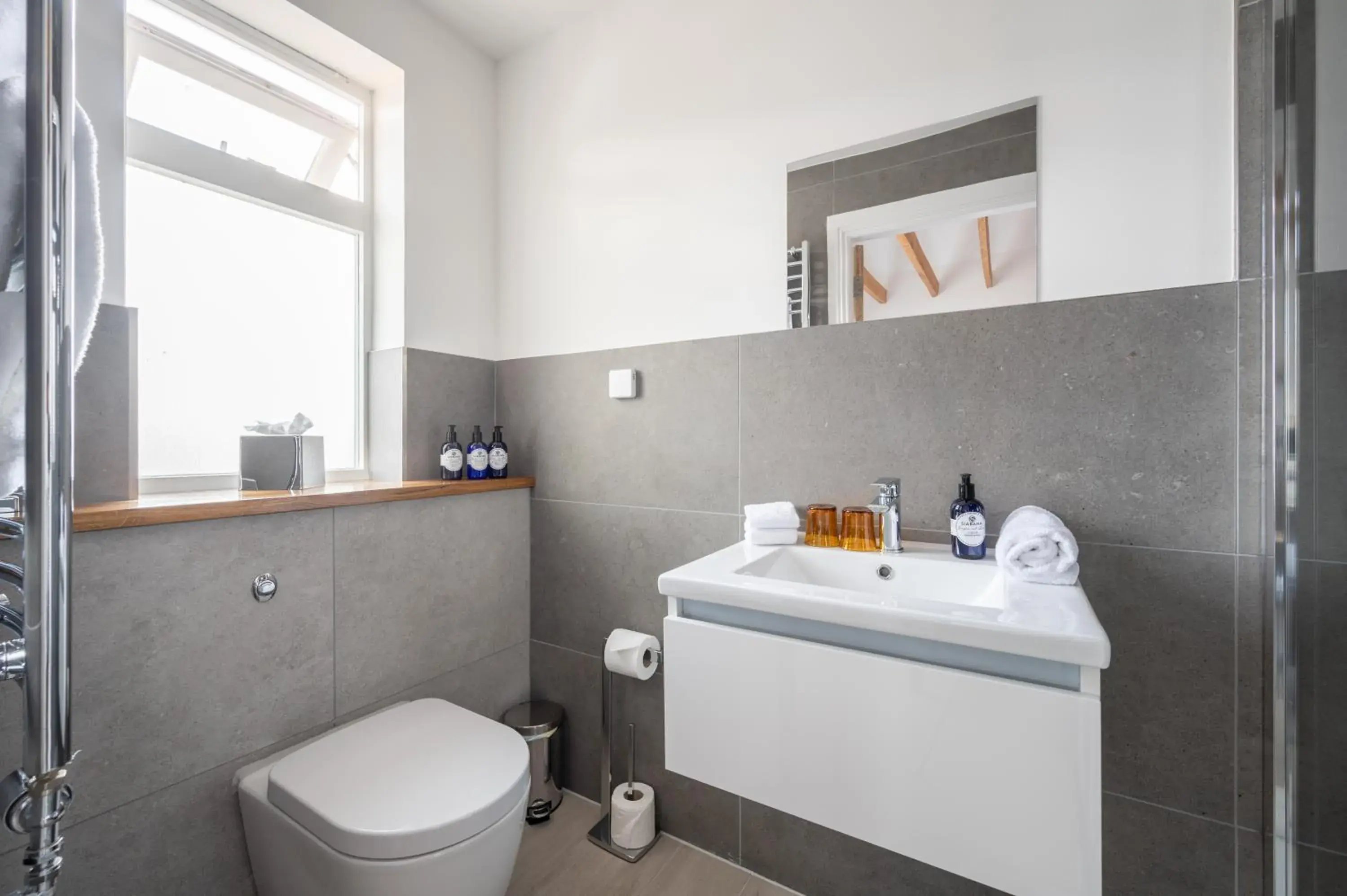 Bathroom in Ardeonaig Hotel & Restaurant Bathroom in Ardeonaig Hotel & Restaurant