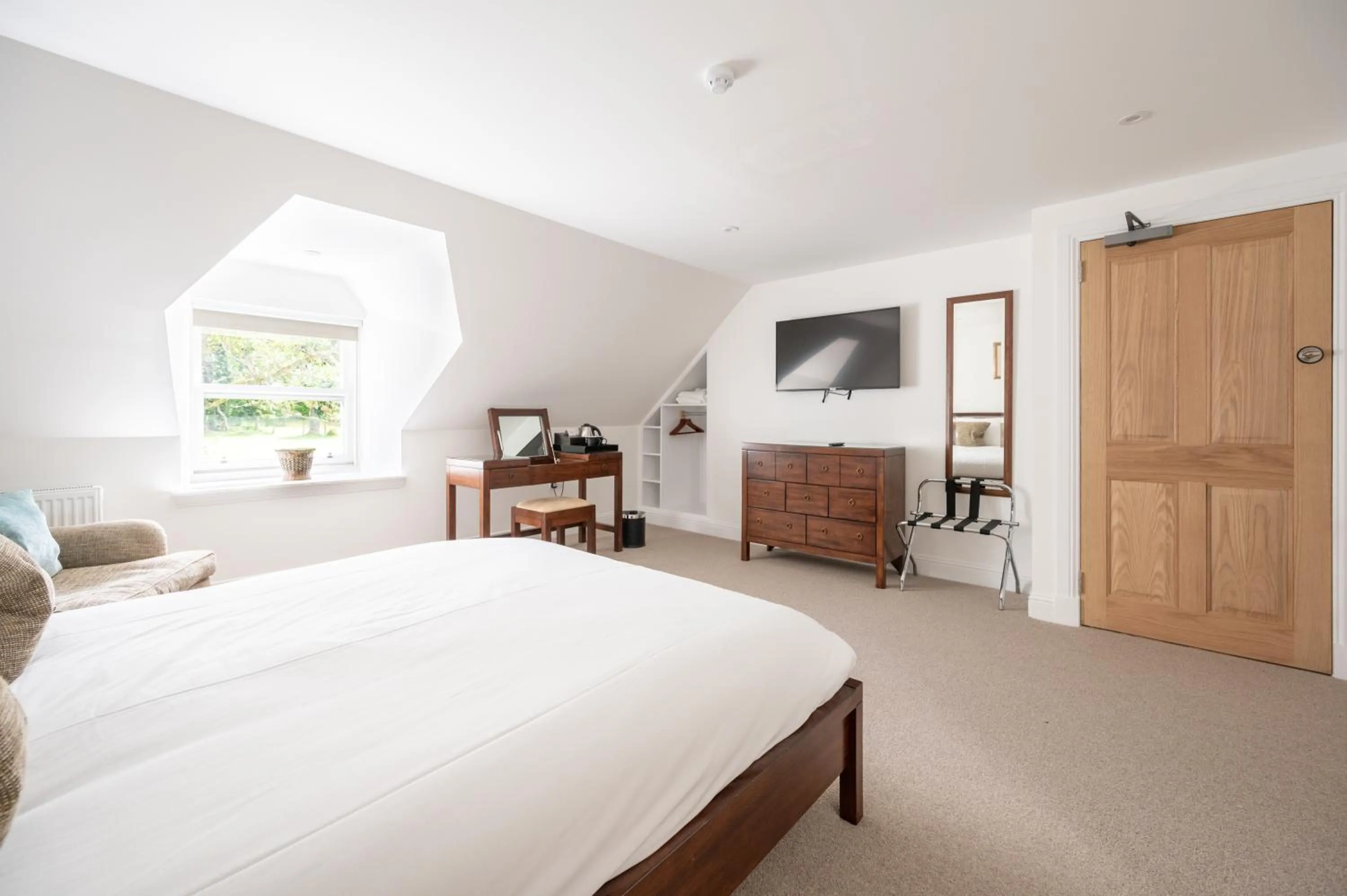 Bedroom, Bed in Ardeonaig Hotel & Restaurant