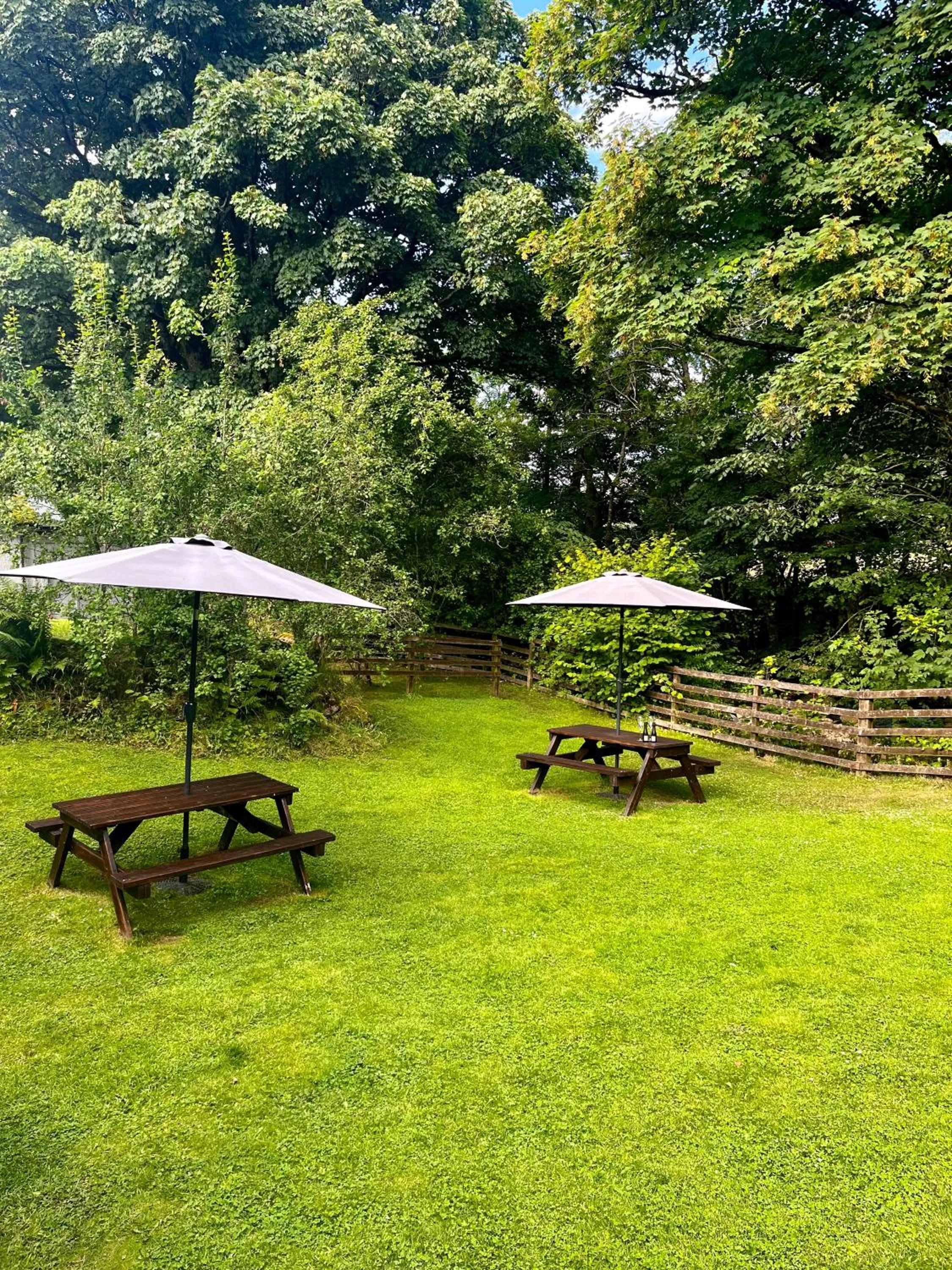 Garden in Ardeonaig Hotel & Restaurant