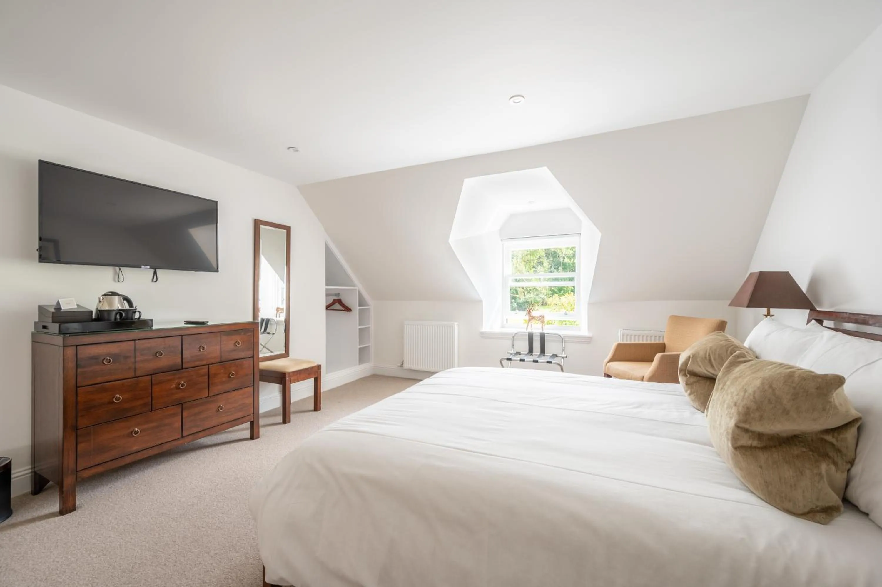 Bedroom, Bed in Ardeonaig Hotel & Restaurant