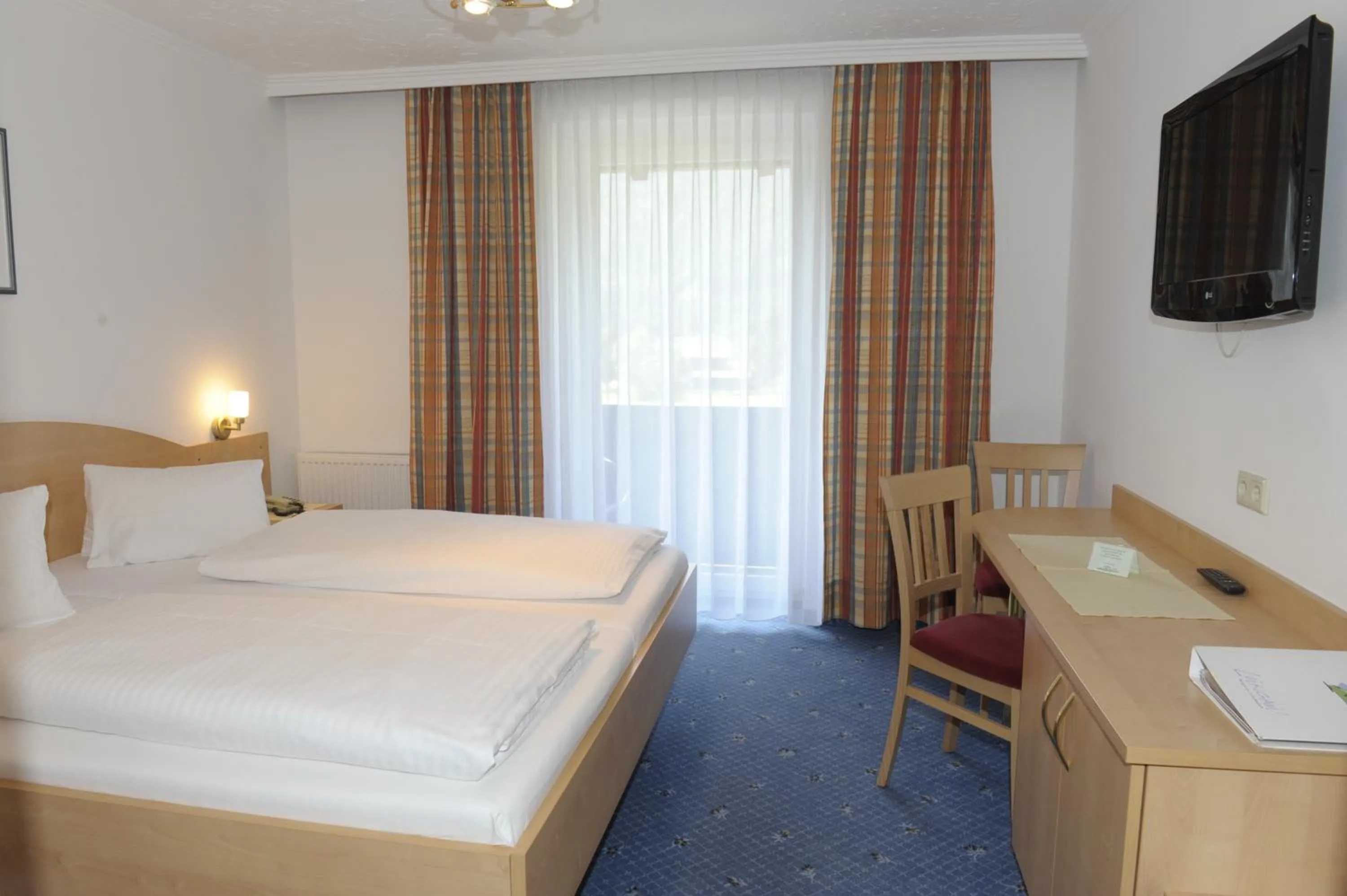 Bed in Landhotel Stofflerwirt