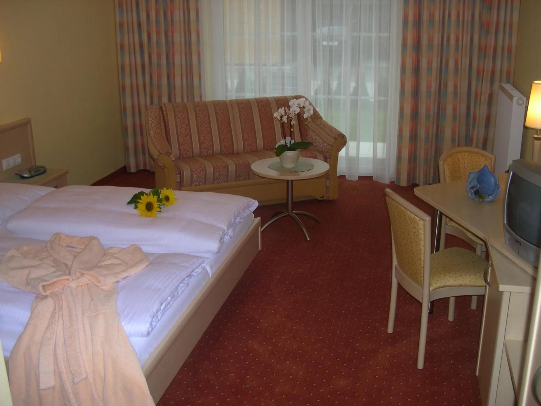 Photo of the whole room, Bed in Landhotel Stofflerwirt