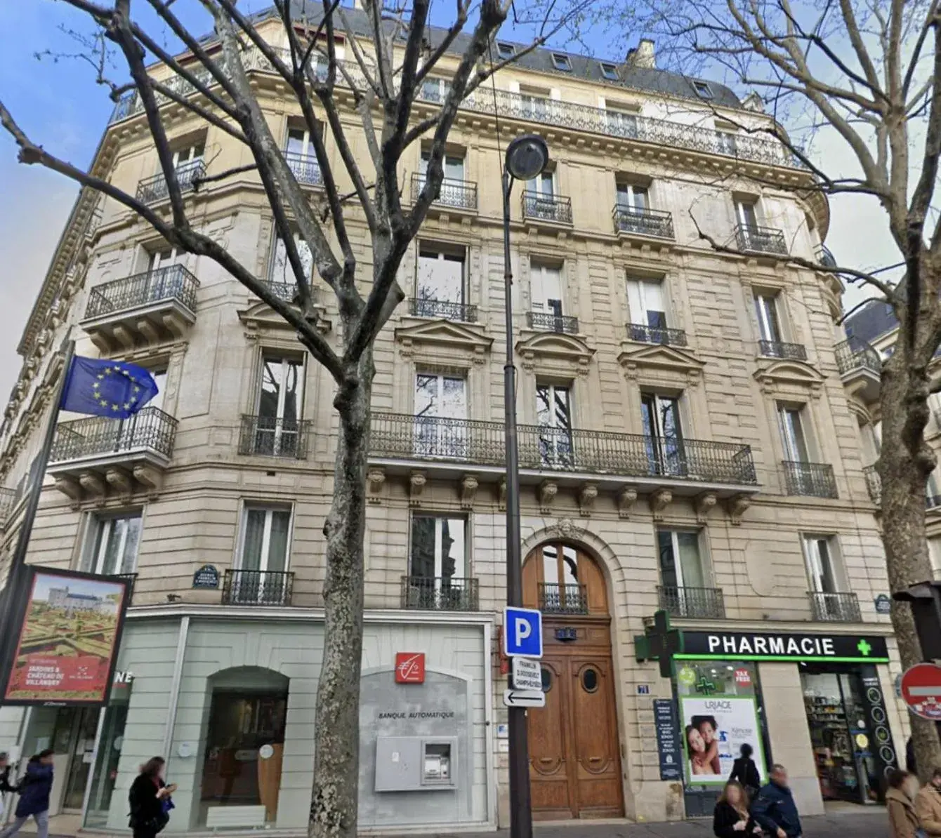 Property building in HIGHSTAY - Luxury Serviced Apartments - Champs-Elysées Property building in HIGHSTAY - Luxury Serviced Apartments - Champs-Elysées