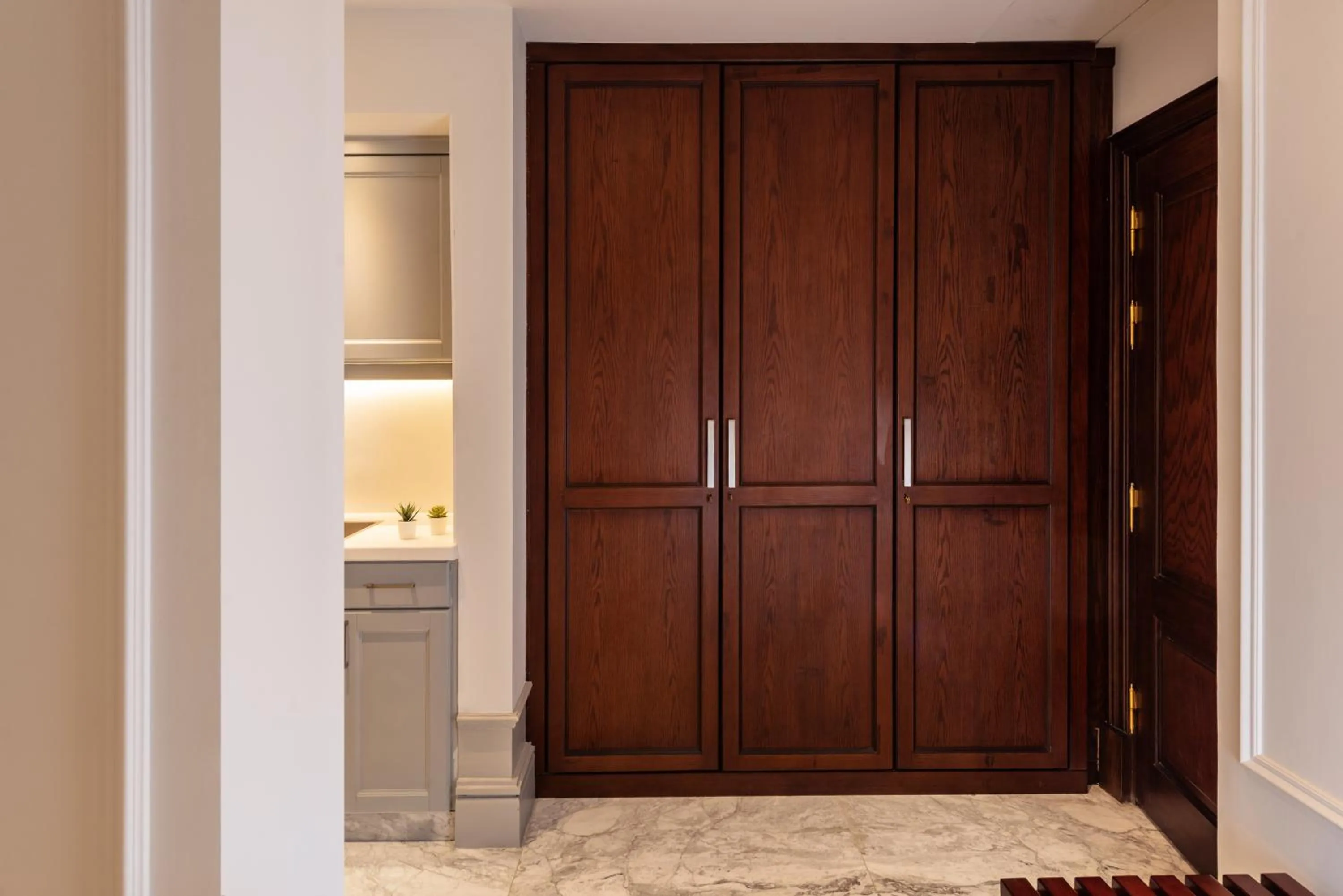 wardrobe in Maran Residence