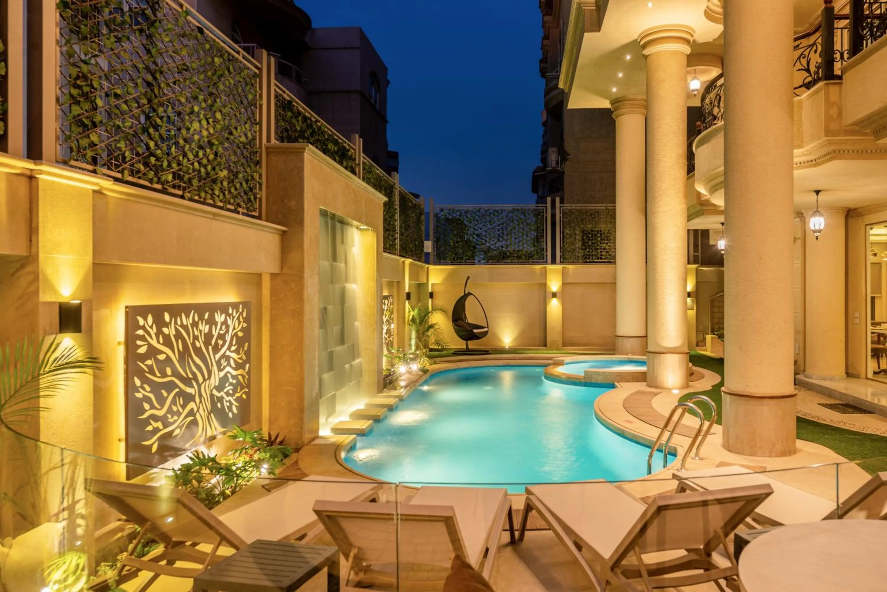 Swimming pool in Maran Residence