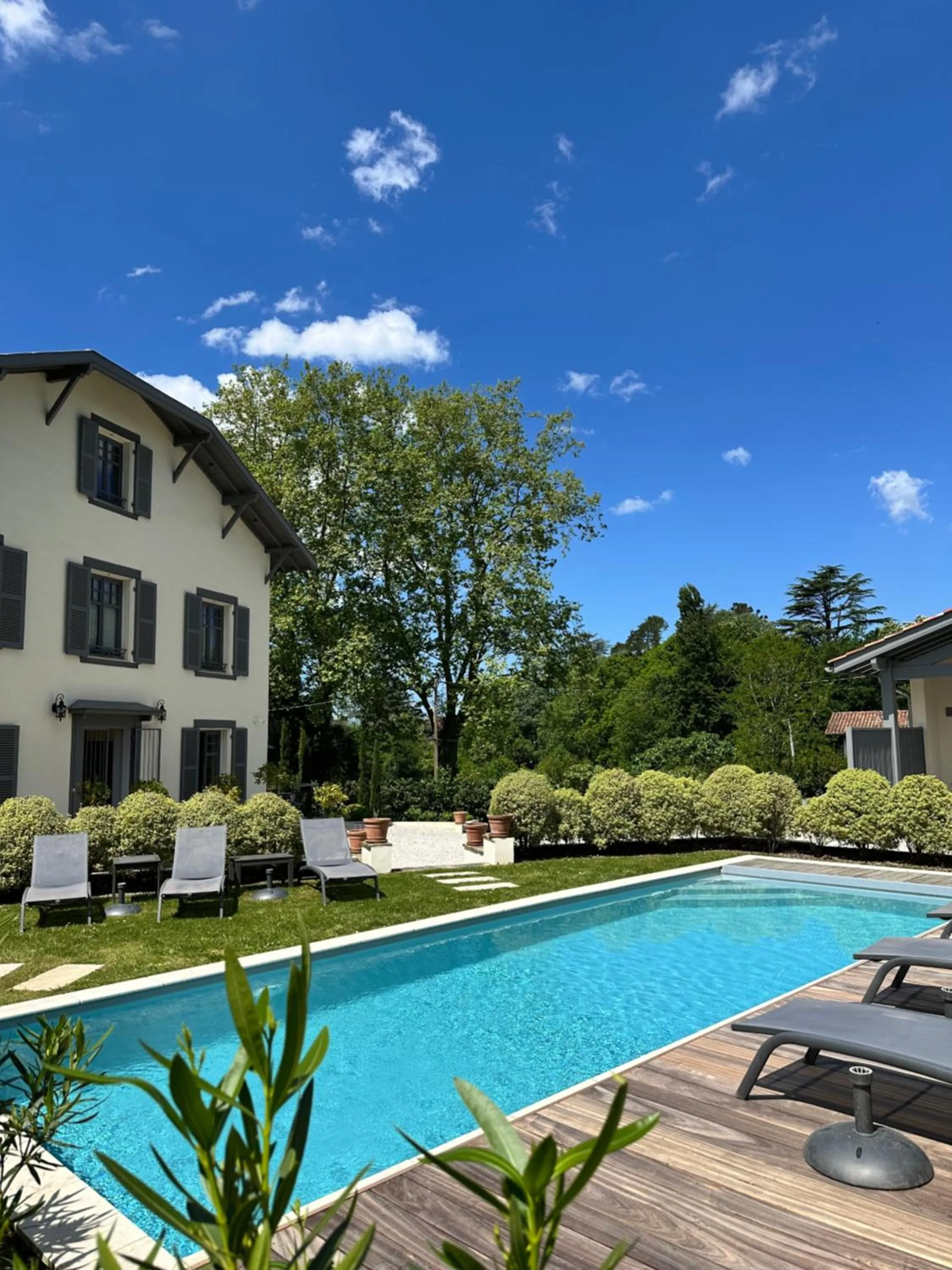 Property building in Hôtel Villa la Renaissance