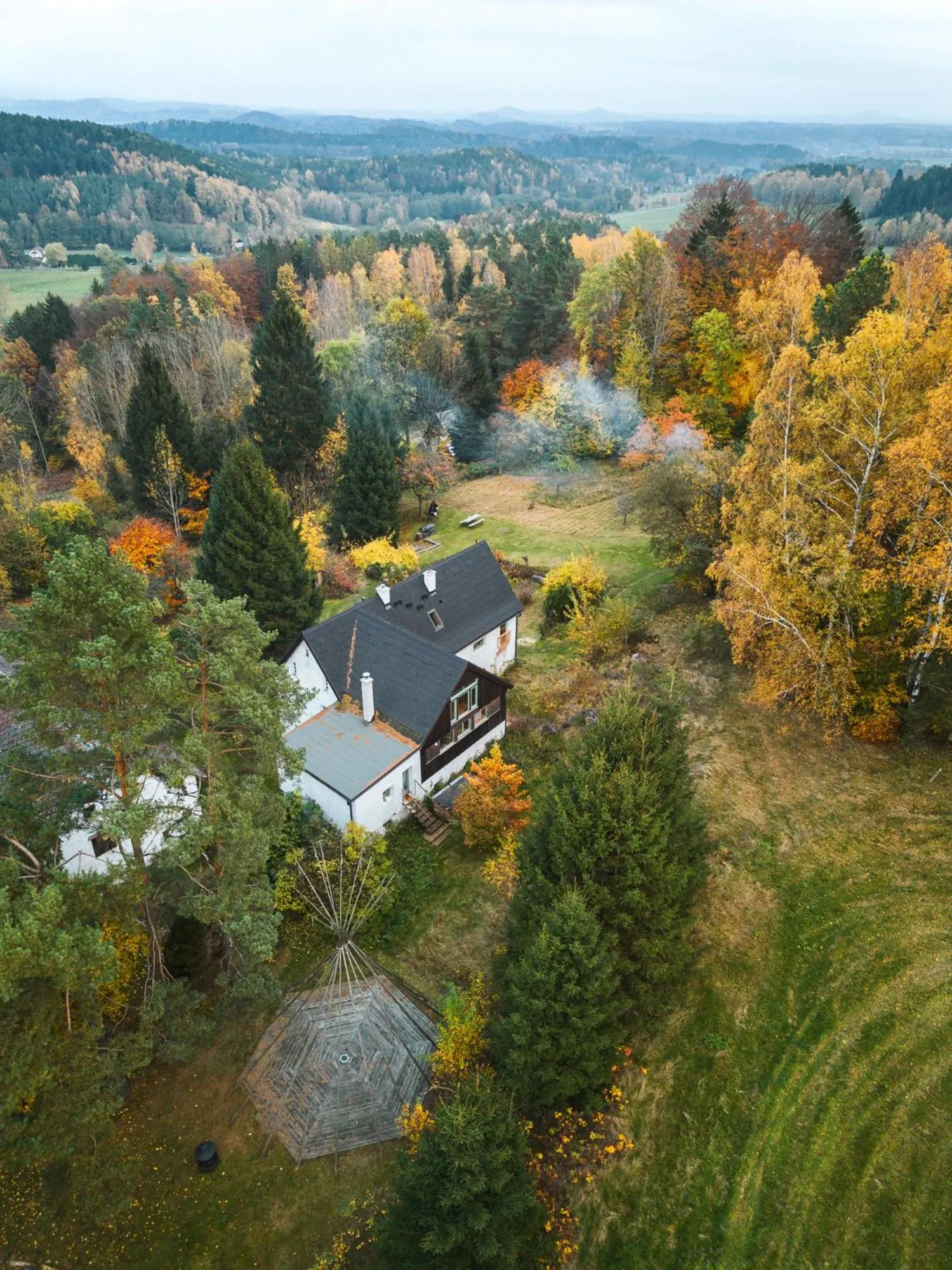ENJOY Cozy Romance Hills Forest Gardens Views Sauna Whirlpool Bath