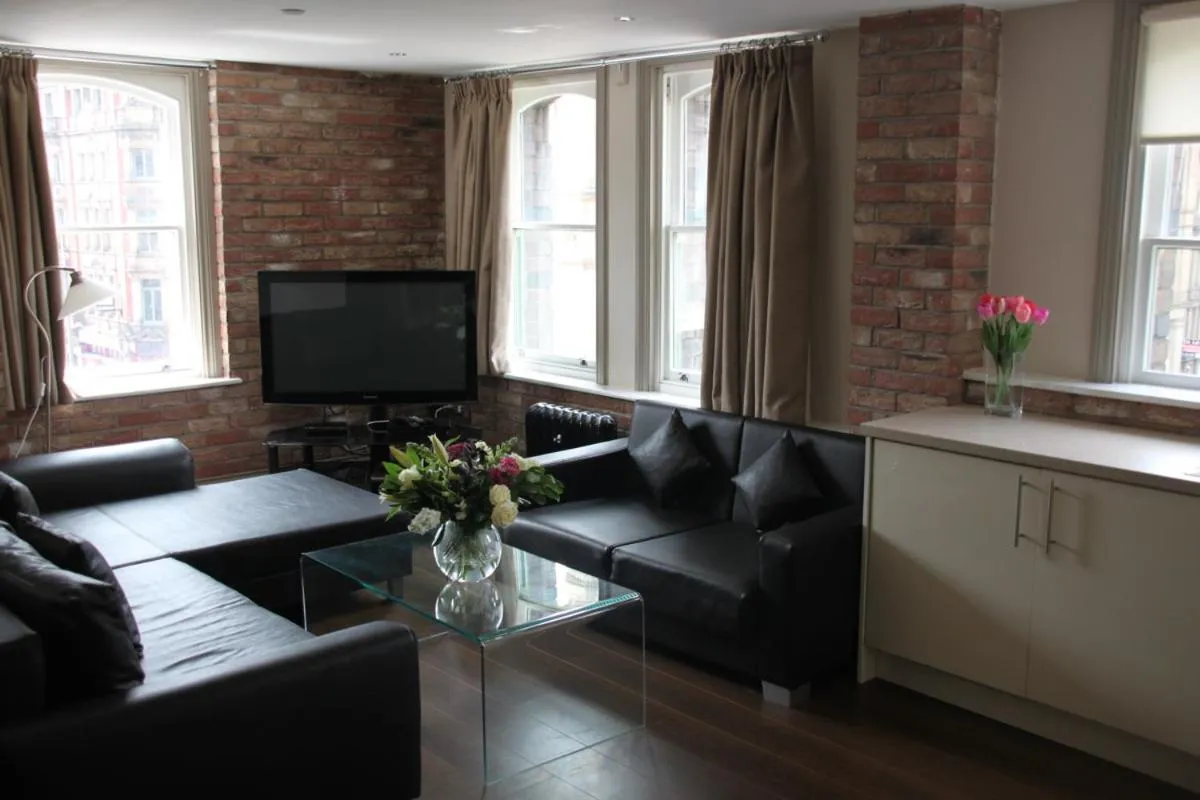 TV and multimedia in Base Serviced Apartments - Sir Thomas Street