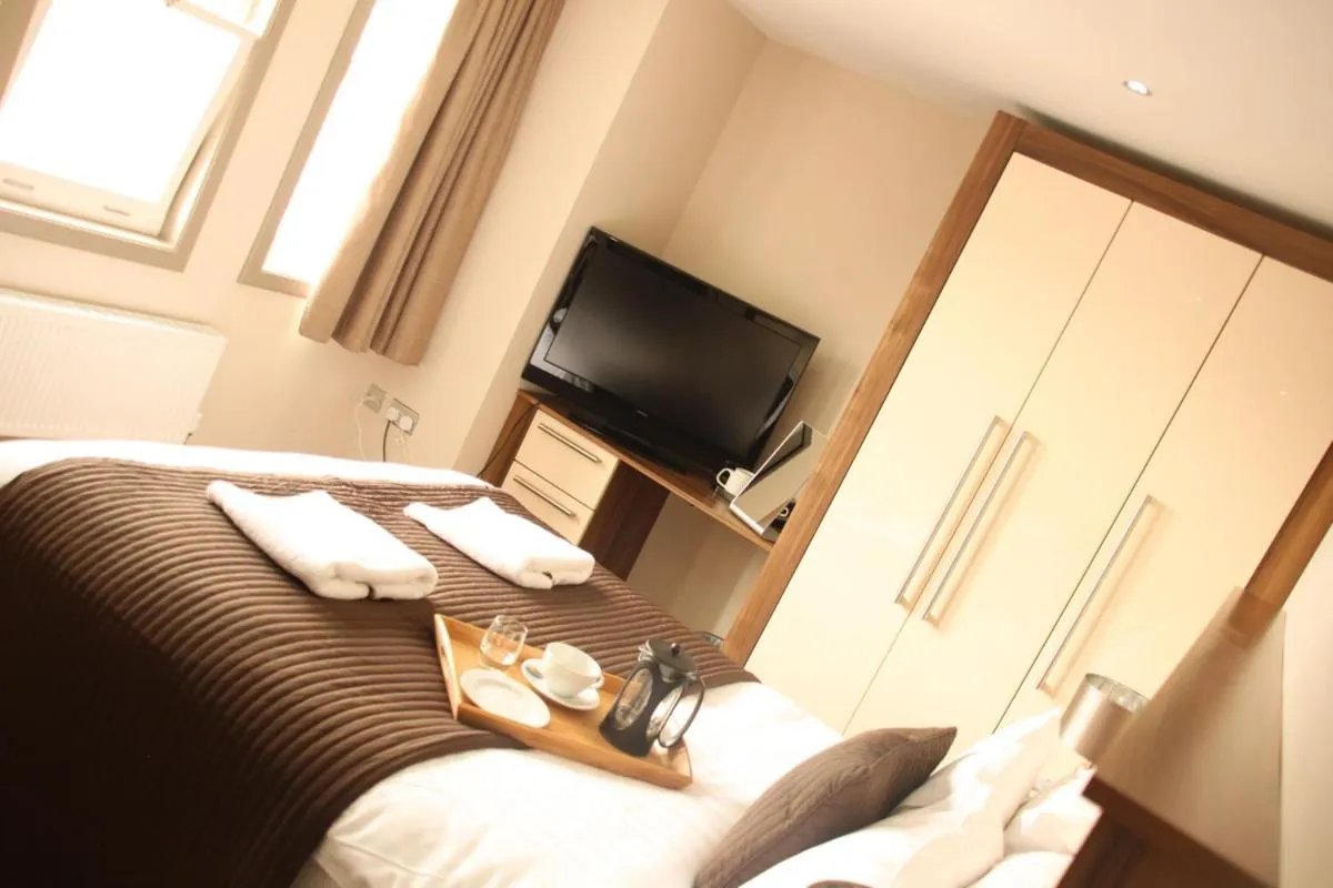 Shower in Base Serviced Apartments - Sir Thomas Street