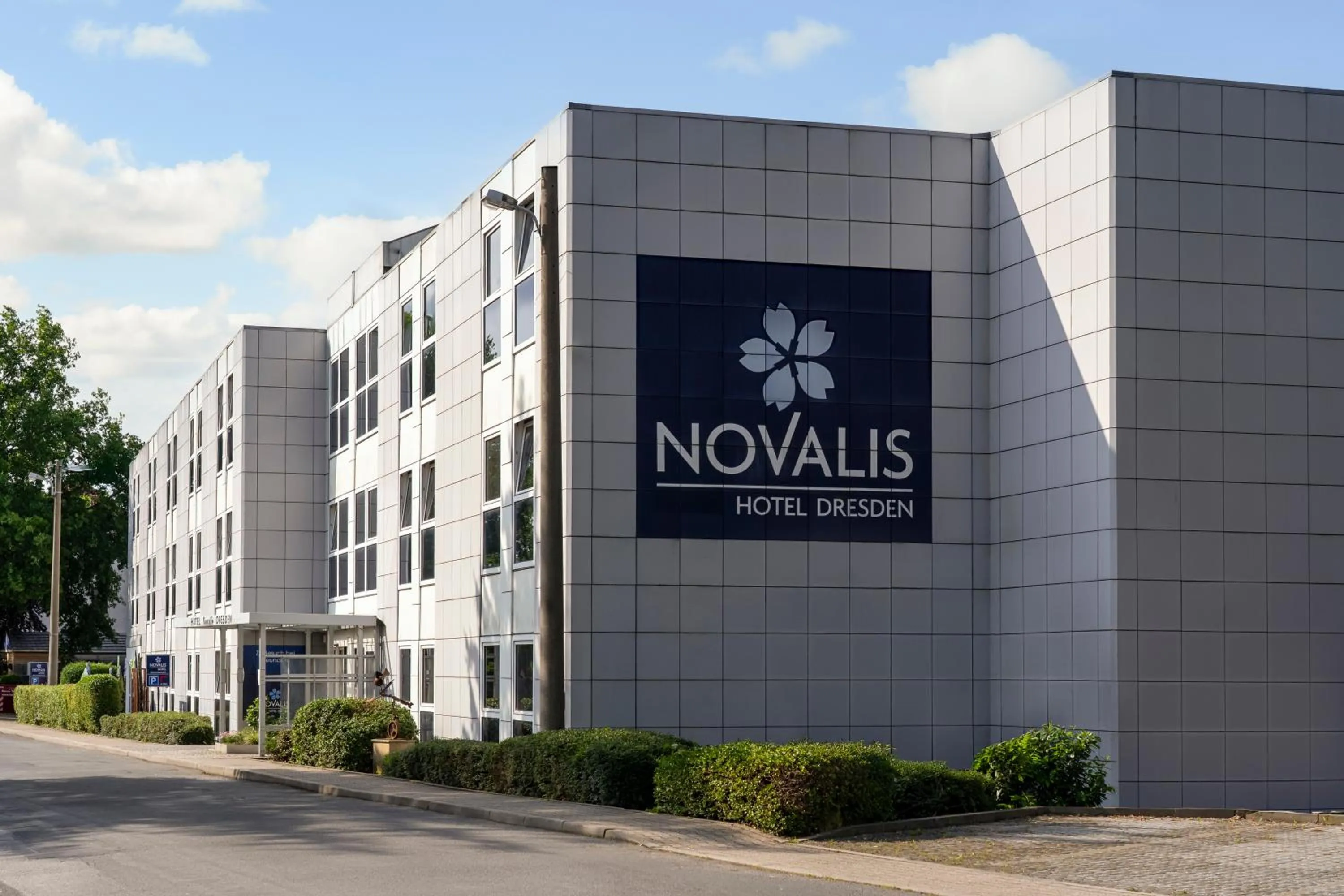 Property building in NOVALIS Hotel by AURUM Dresden