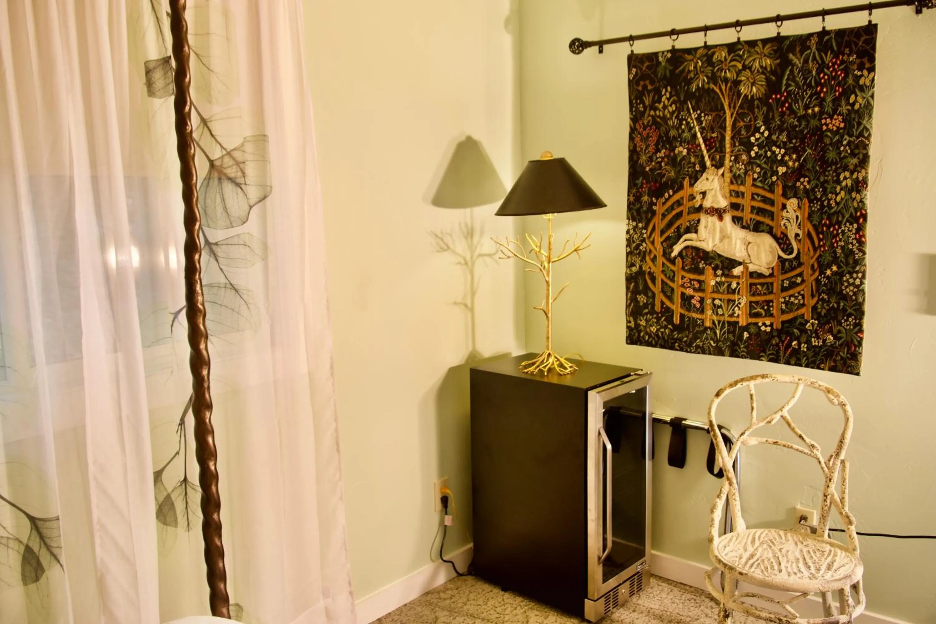 Yosemite Bug Rustic Mountain Resort