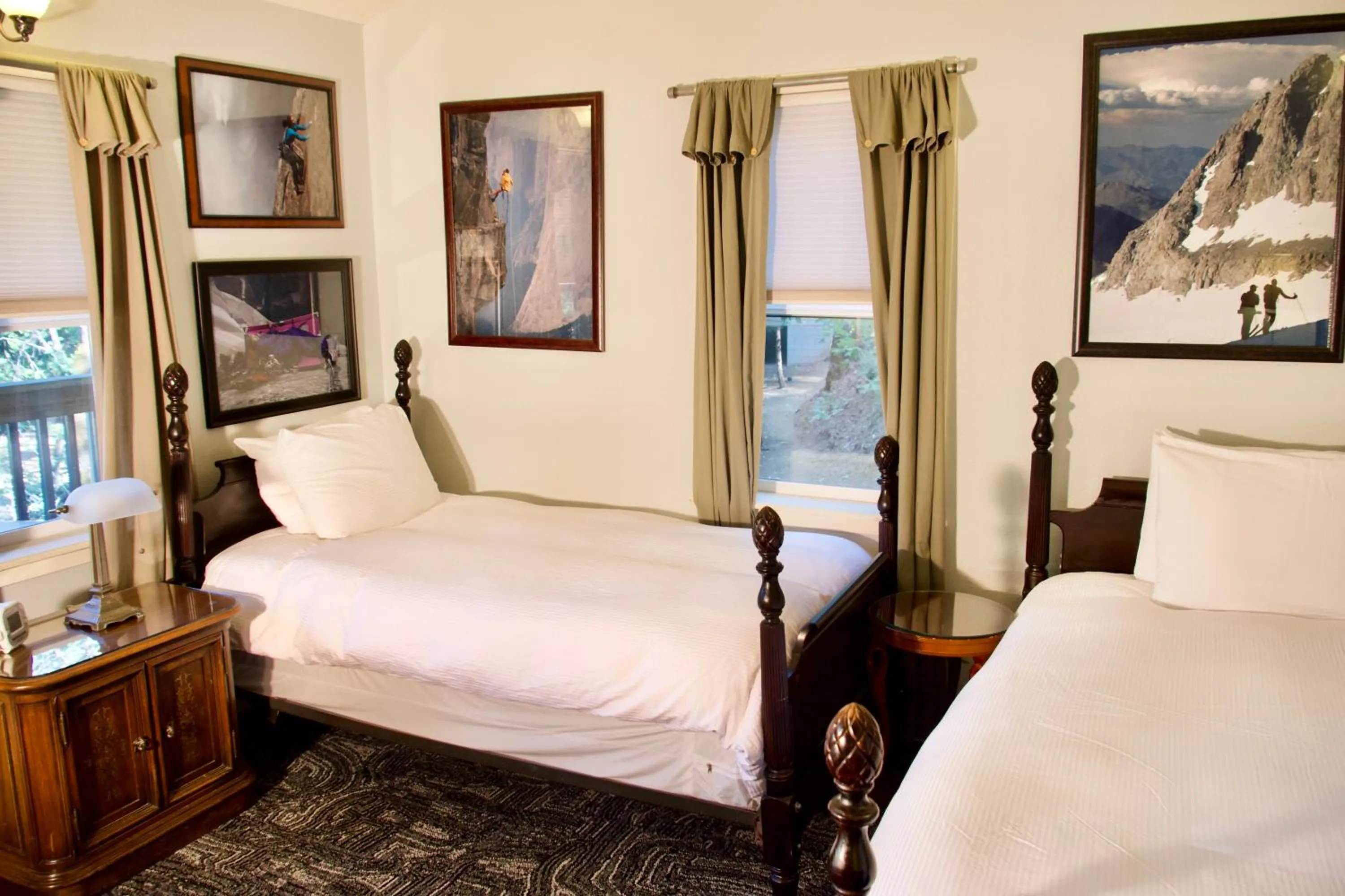 Bed in Yosemite Bug Rustic Mountain Resort