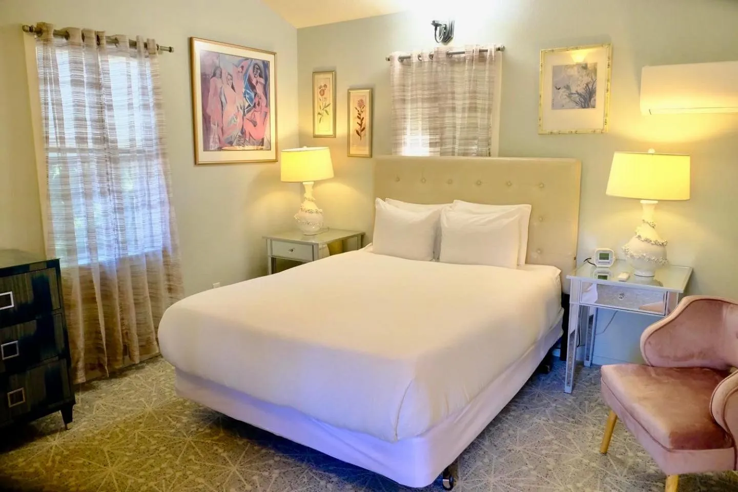 Bed in Yosemite Bug Rustic Mountain Resort