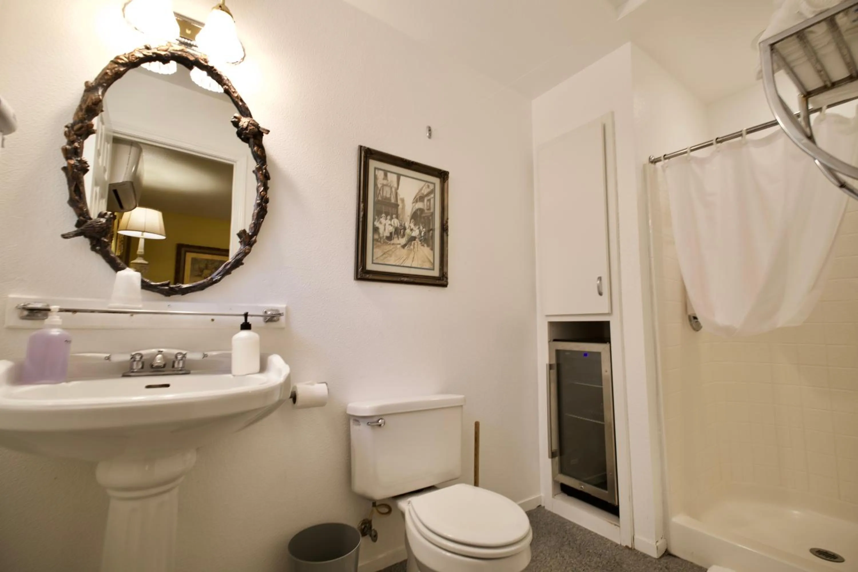 Yosemite Bug Rustic Mountain Resort