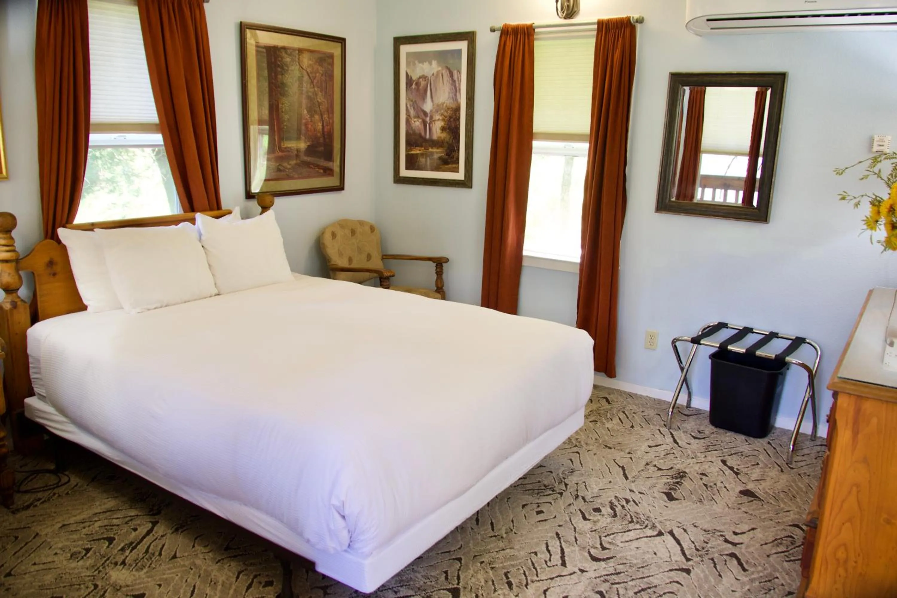 Bed in Yosemite Bug Rustic Mountain Resort