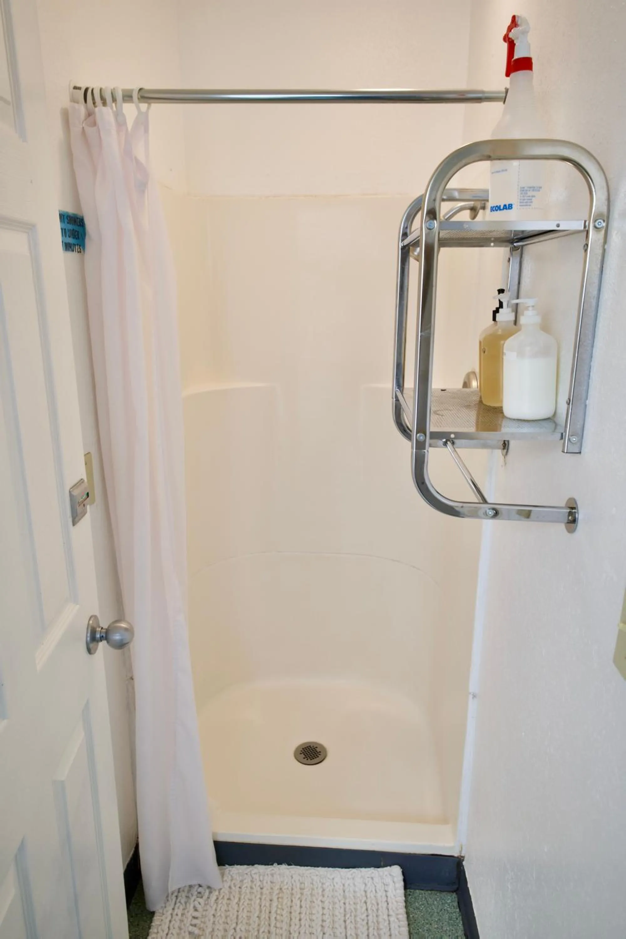 Yosemite Bug Rustic Mountain Resort