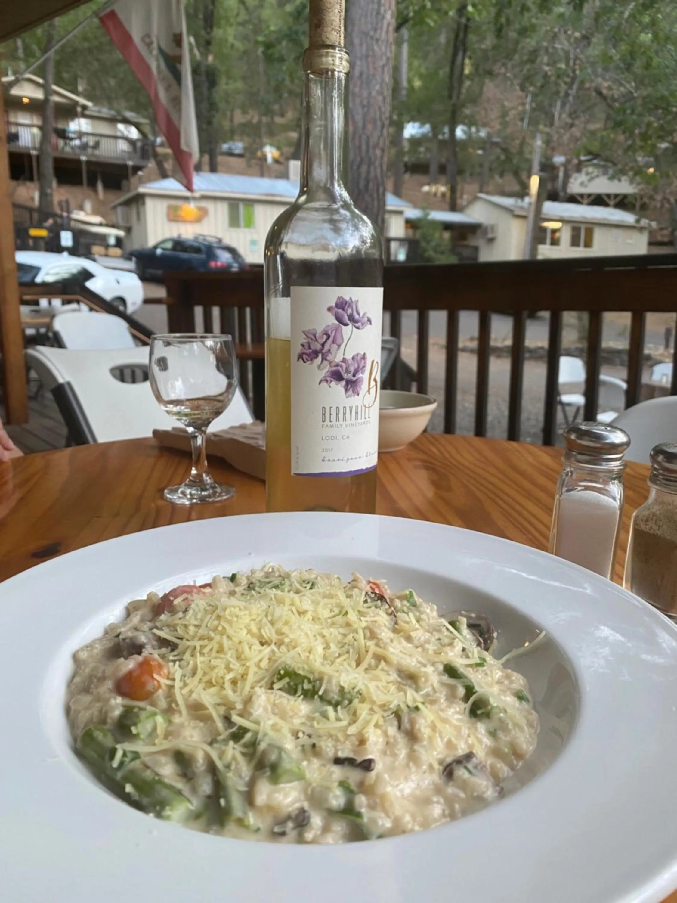 Yosemite Bug Rustic Mountain Resort